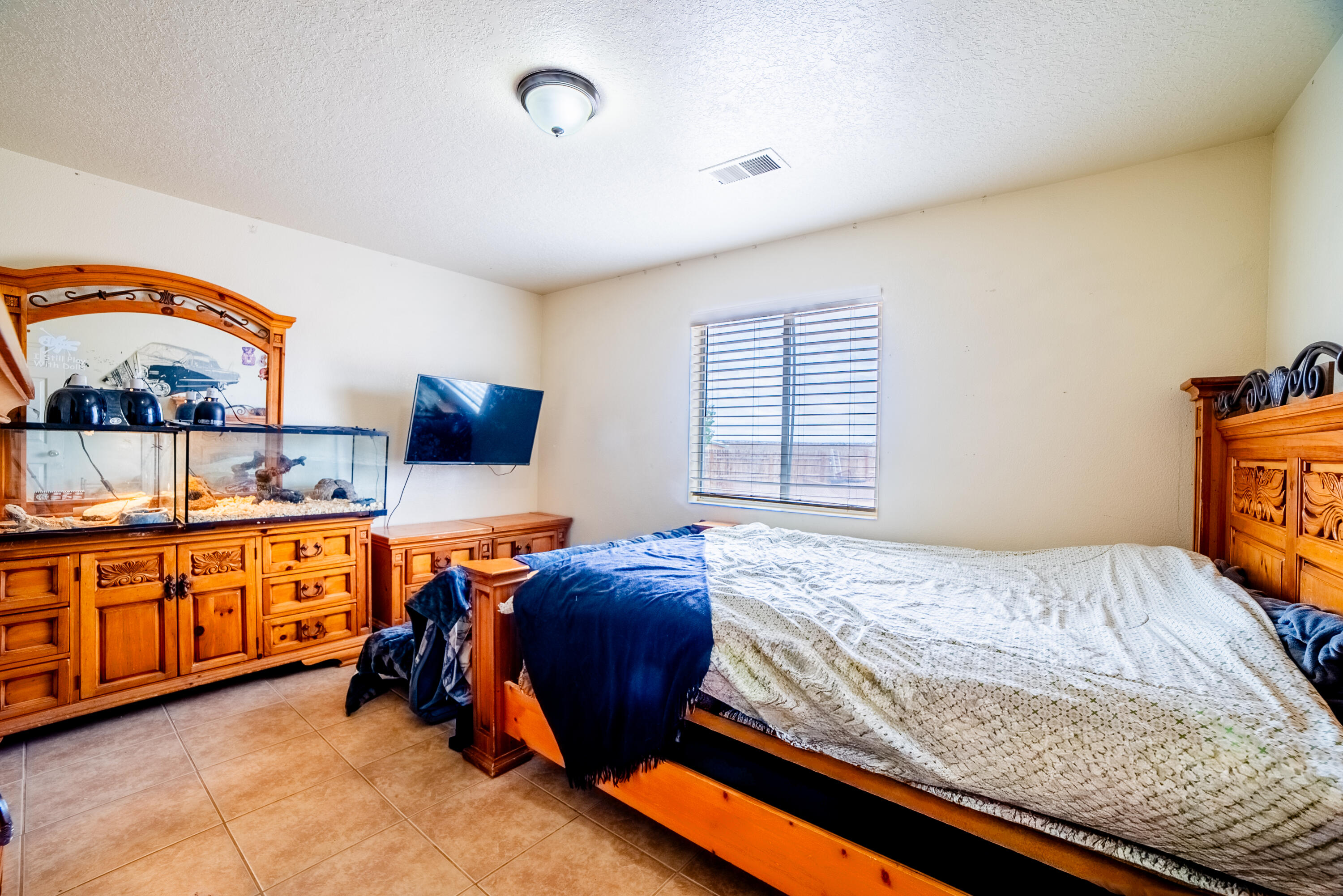 Photo 10 — 337 4th Avenue SW