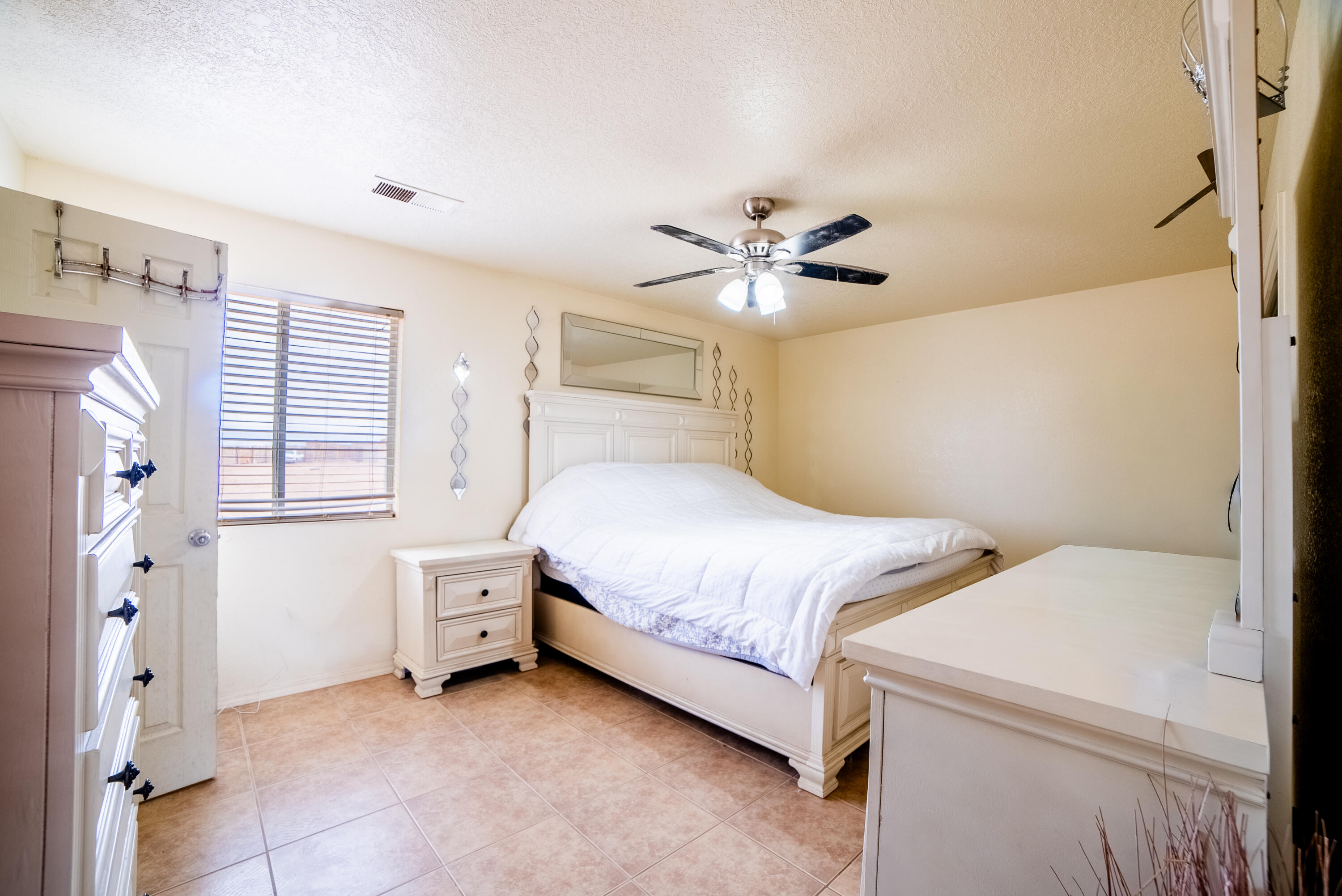 Photo 13 — 337 4th Avenue SW