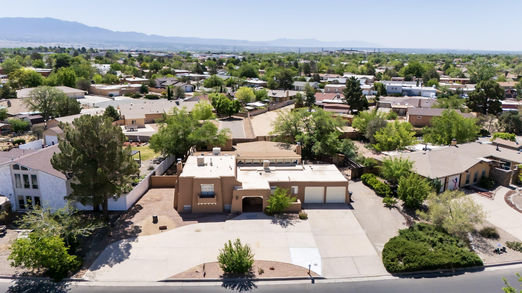 Photo 14 — 3606 Saint Andrews Drive SE