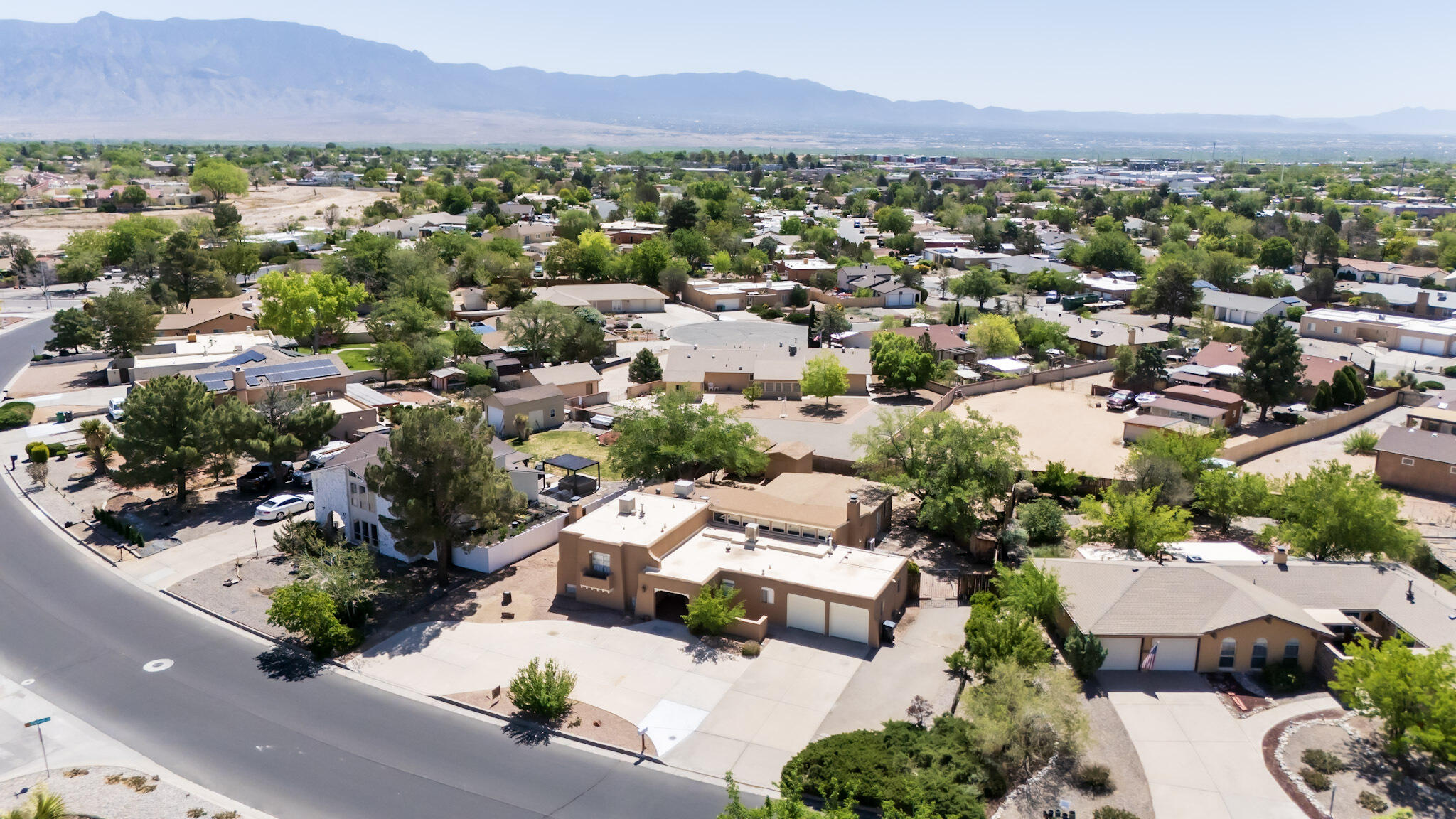 Photo 13 — 3606 Saint Andrews Drive SE