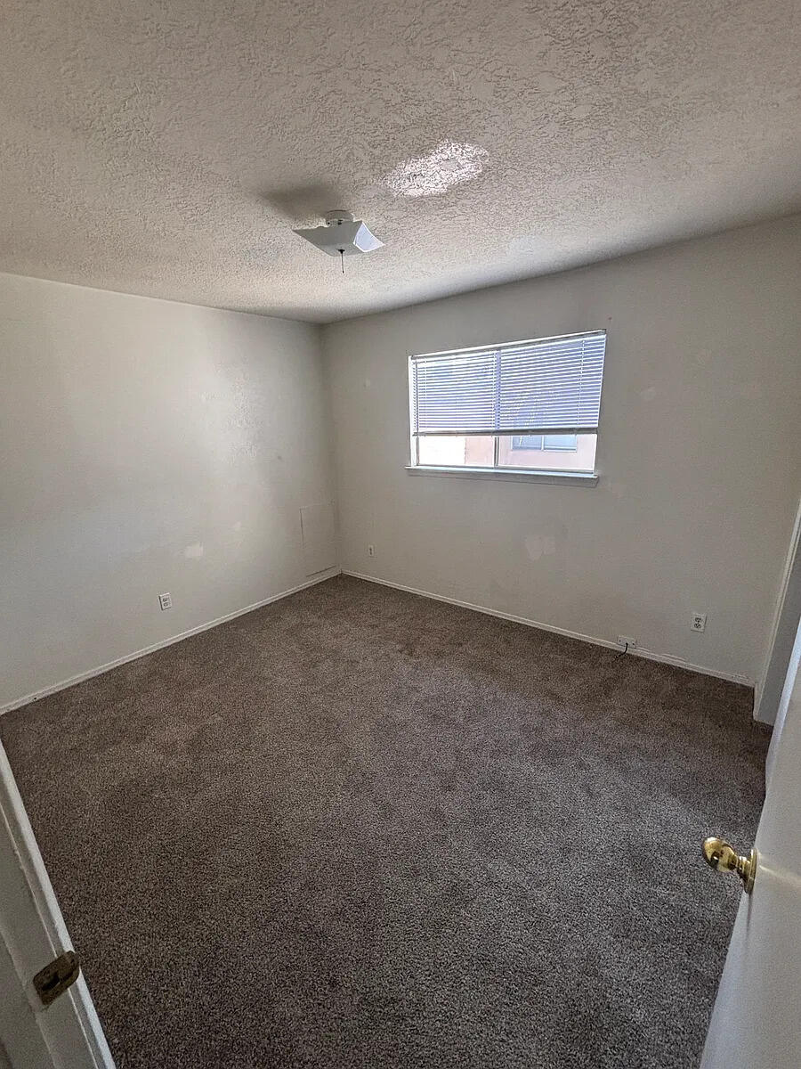 Photo 5 — 11009 Towner Avenue NE