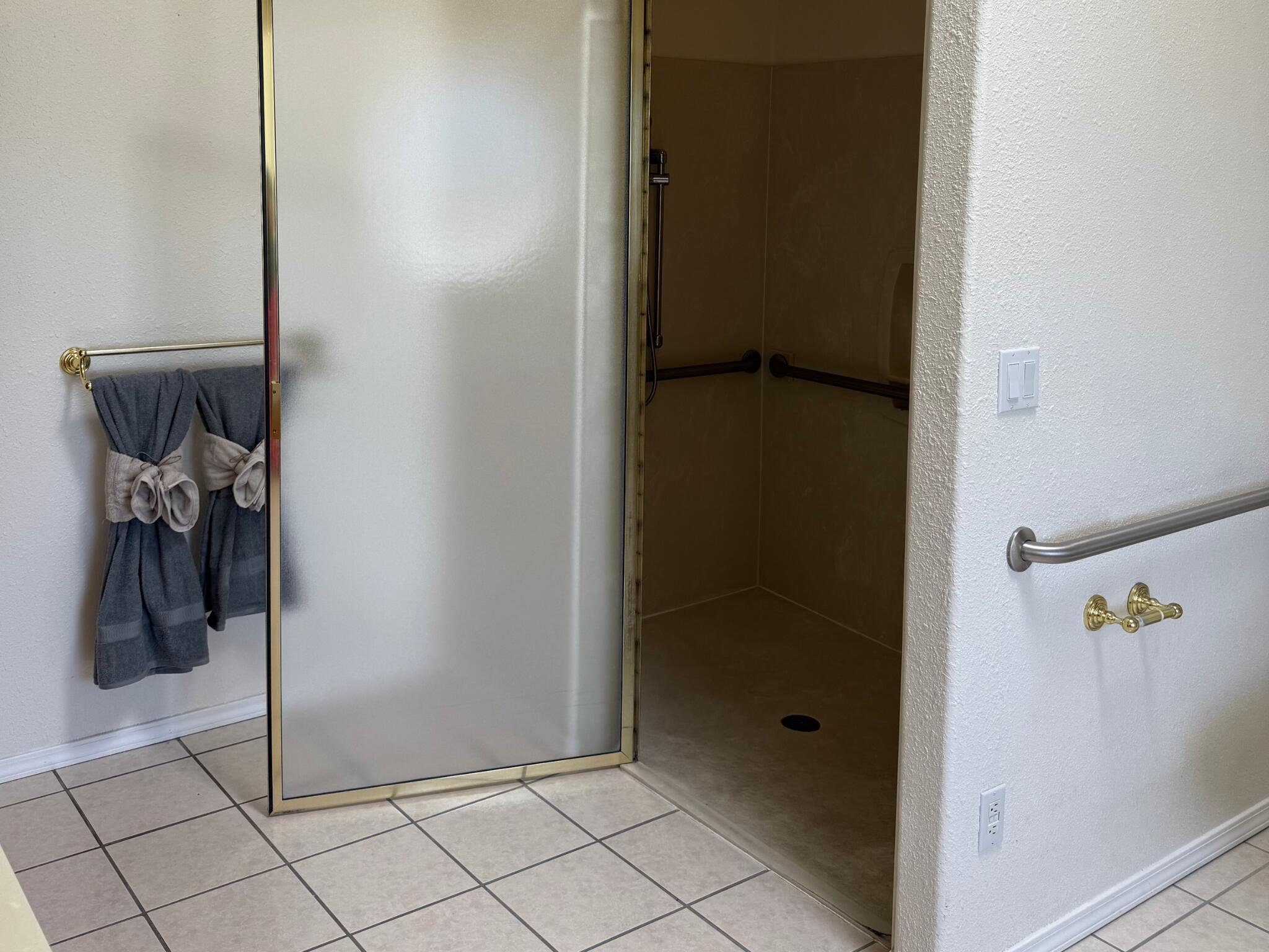 Photo 7 — 600 Rio Hondo Road NE