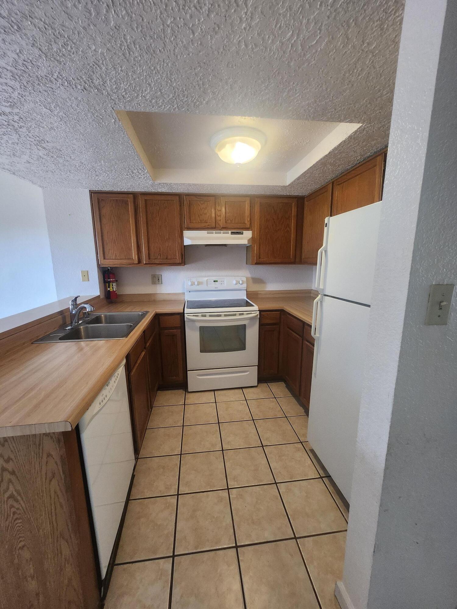 Photo 12 — 6041 Sequoia Road NW D7