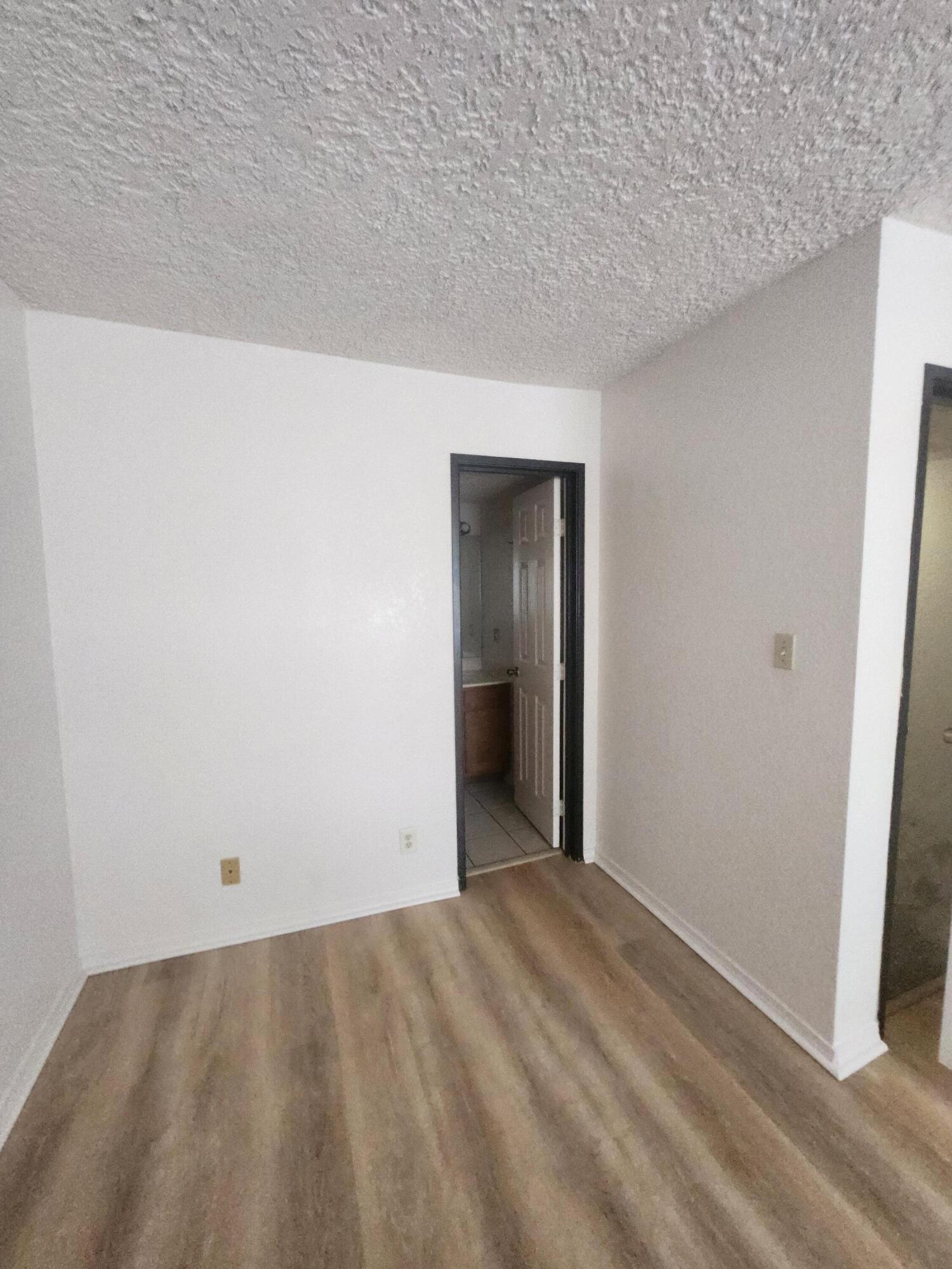 Photo 10 — 6041 Sequoia Road NW D7