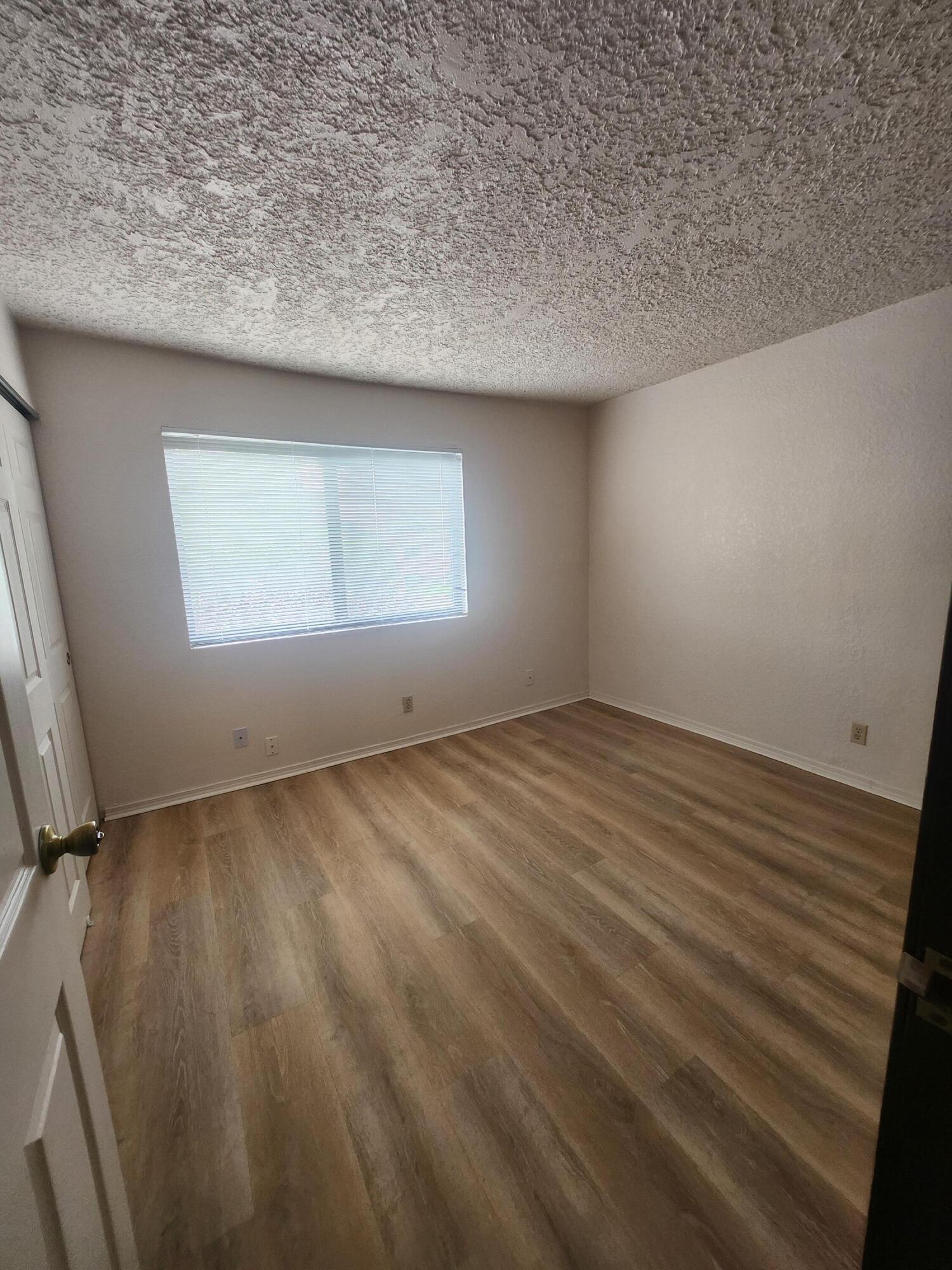 Photo 8 — 6041 Sequoia Road NW D7