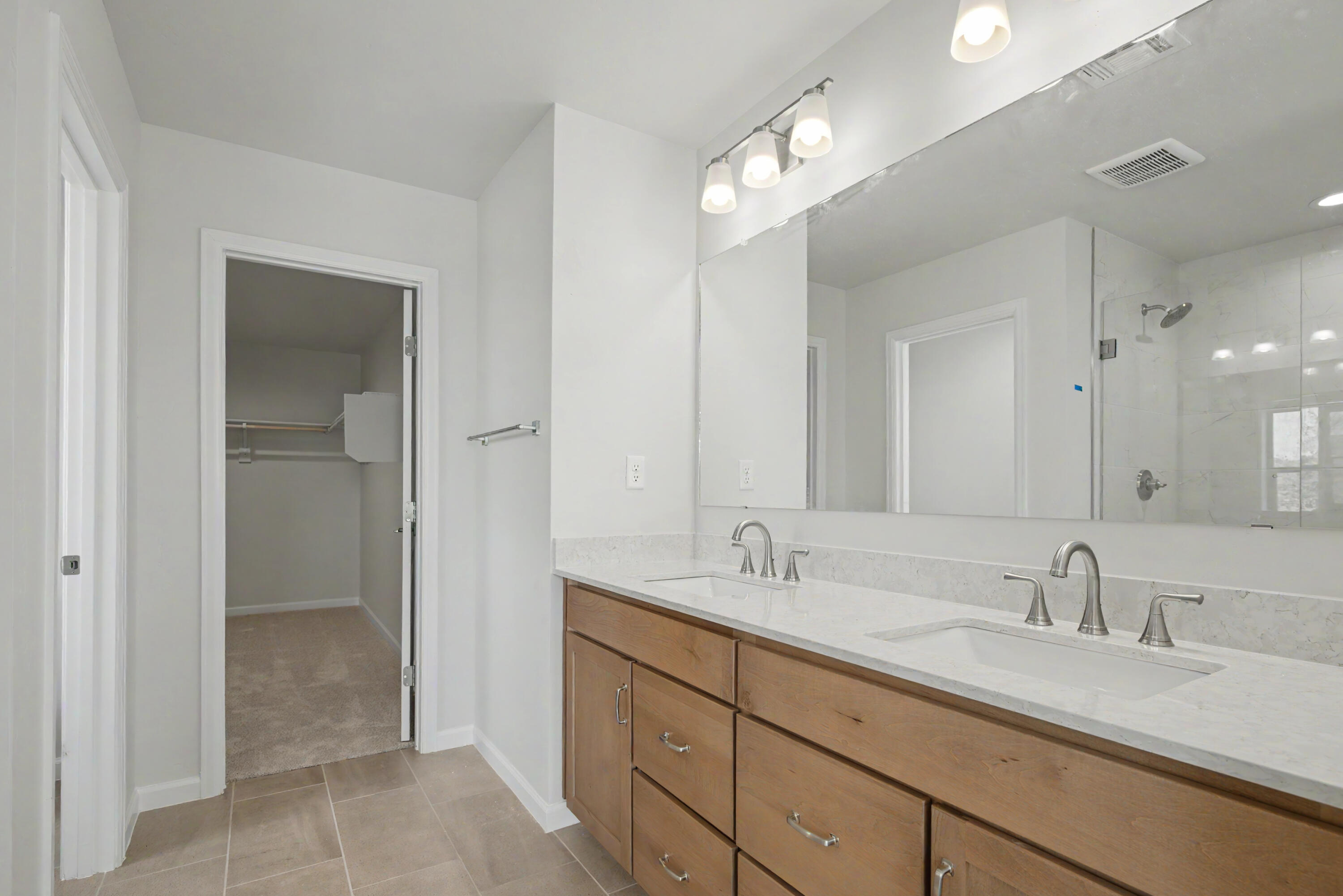 Photo 19 — 2128 Viviane Loop NE