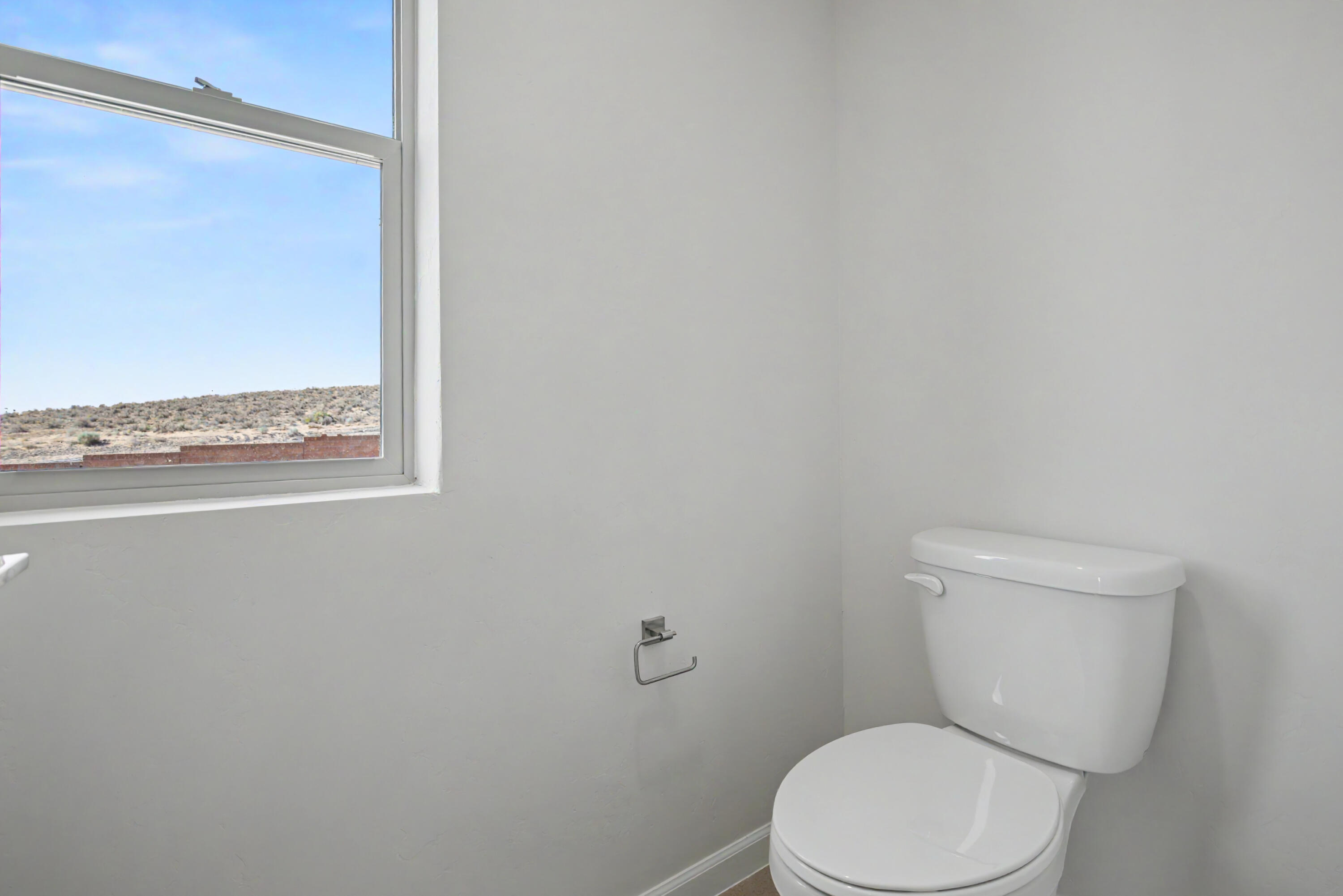 Photo 18 — 2128 Viviane Loop NE