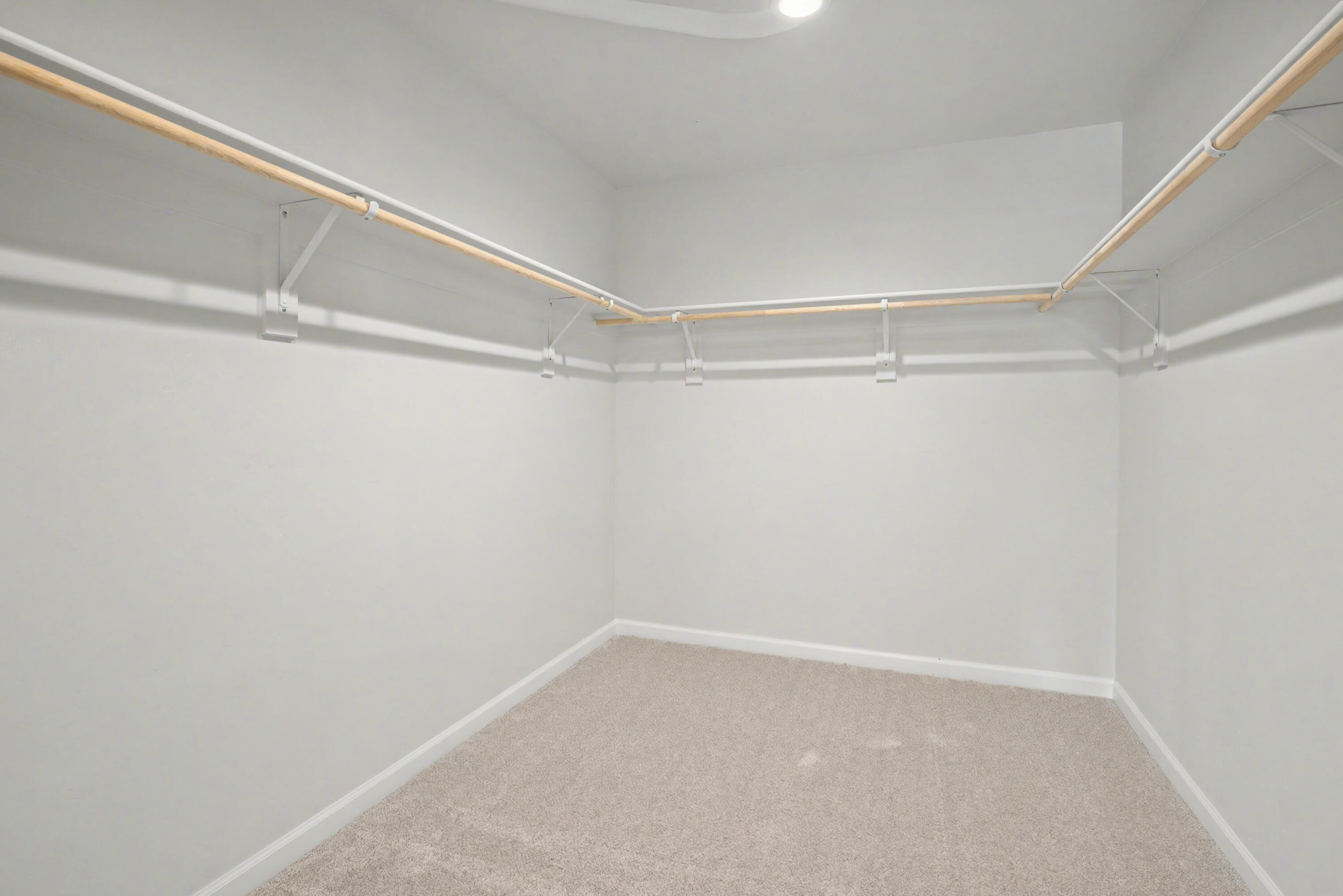 Photo 17 — 2128 Viviane Loop NE