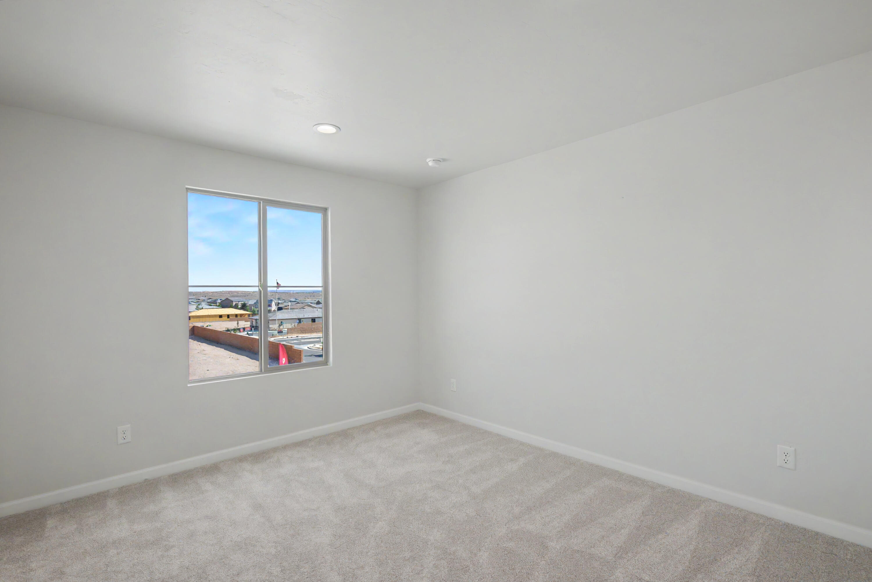 Photo 16 — 2128 Viviane Loop NE
