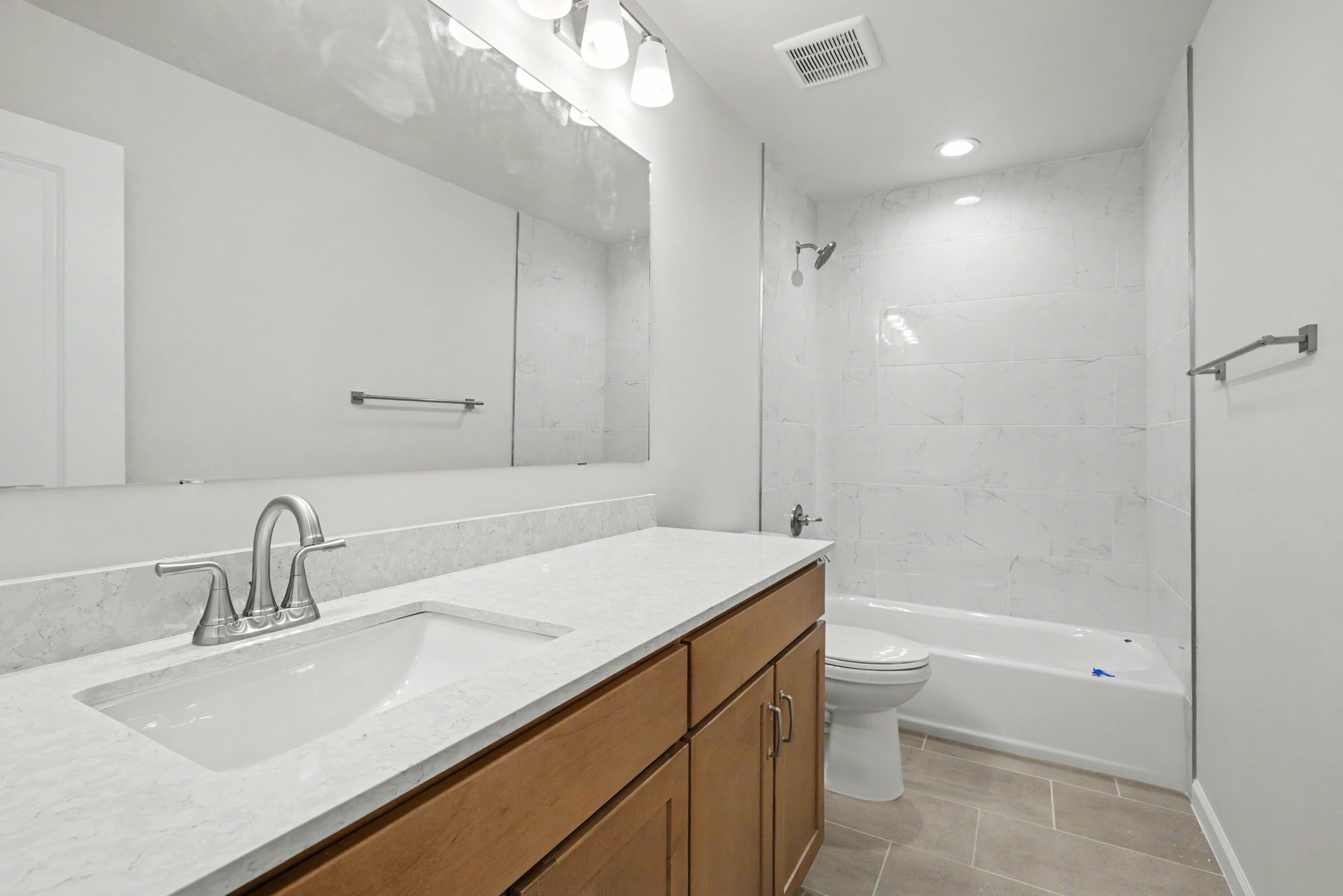 Photo 12 — 2128 Viviane Loop NE