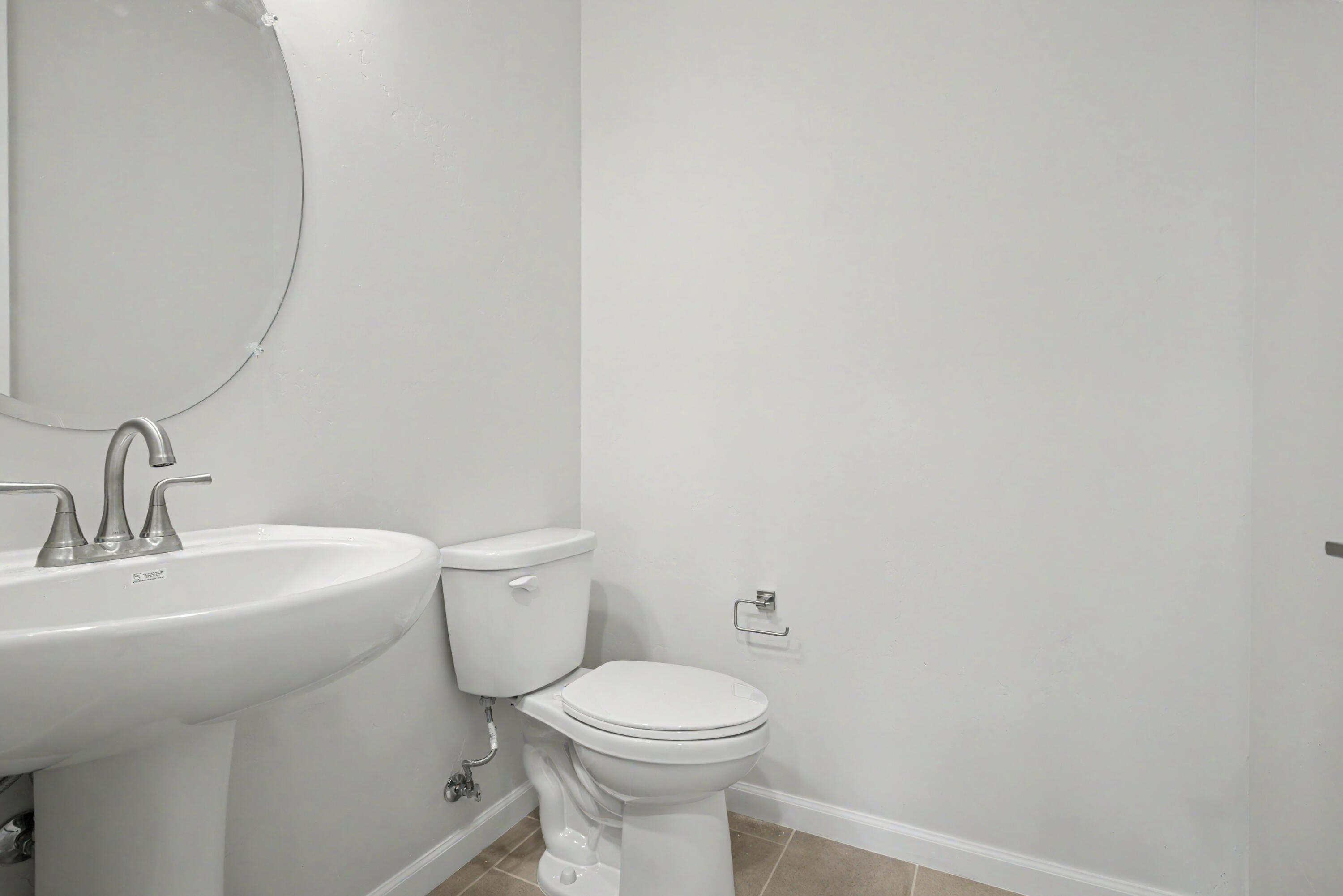 Photo 11 — 2128 Viviane Loop NE