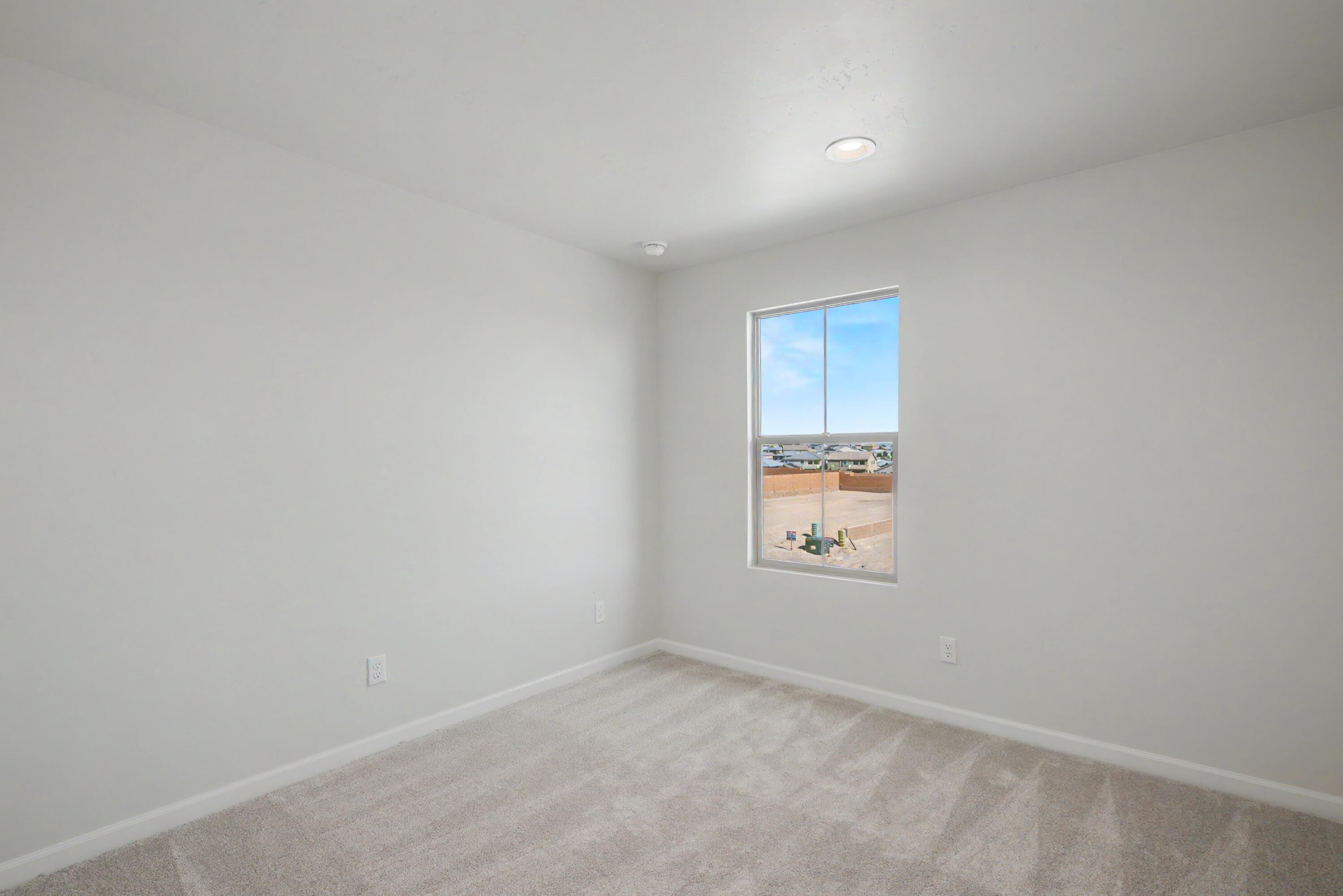 Photo 10 — 2128 Viviane Loop NE