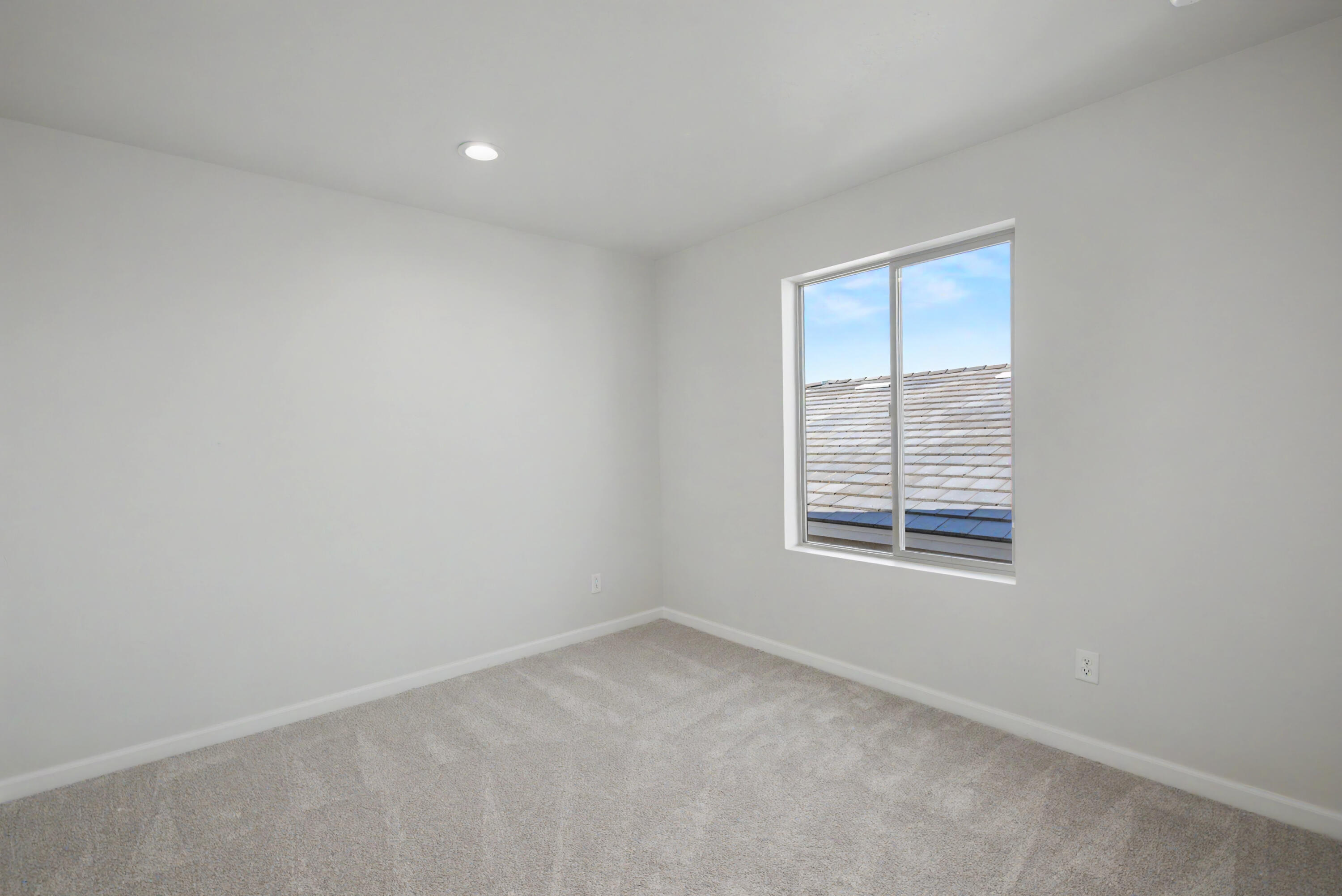 Photo 8 — 2128 Viviane Loop NE