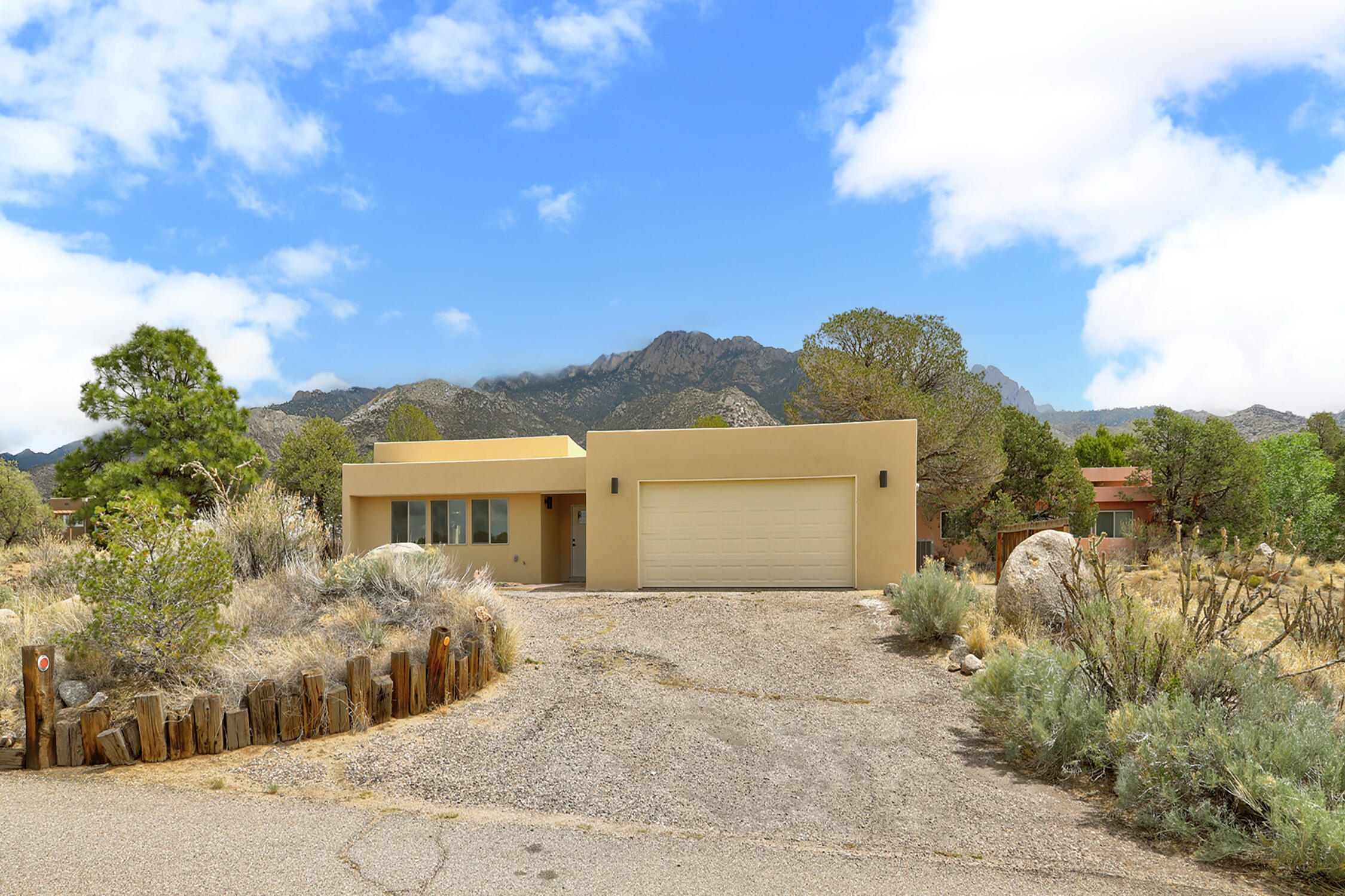 725 Tramway Vista Drive NE 14, Albuquerque, NM 87122
