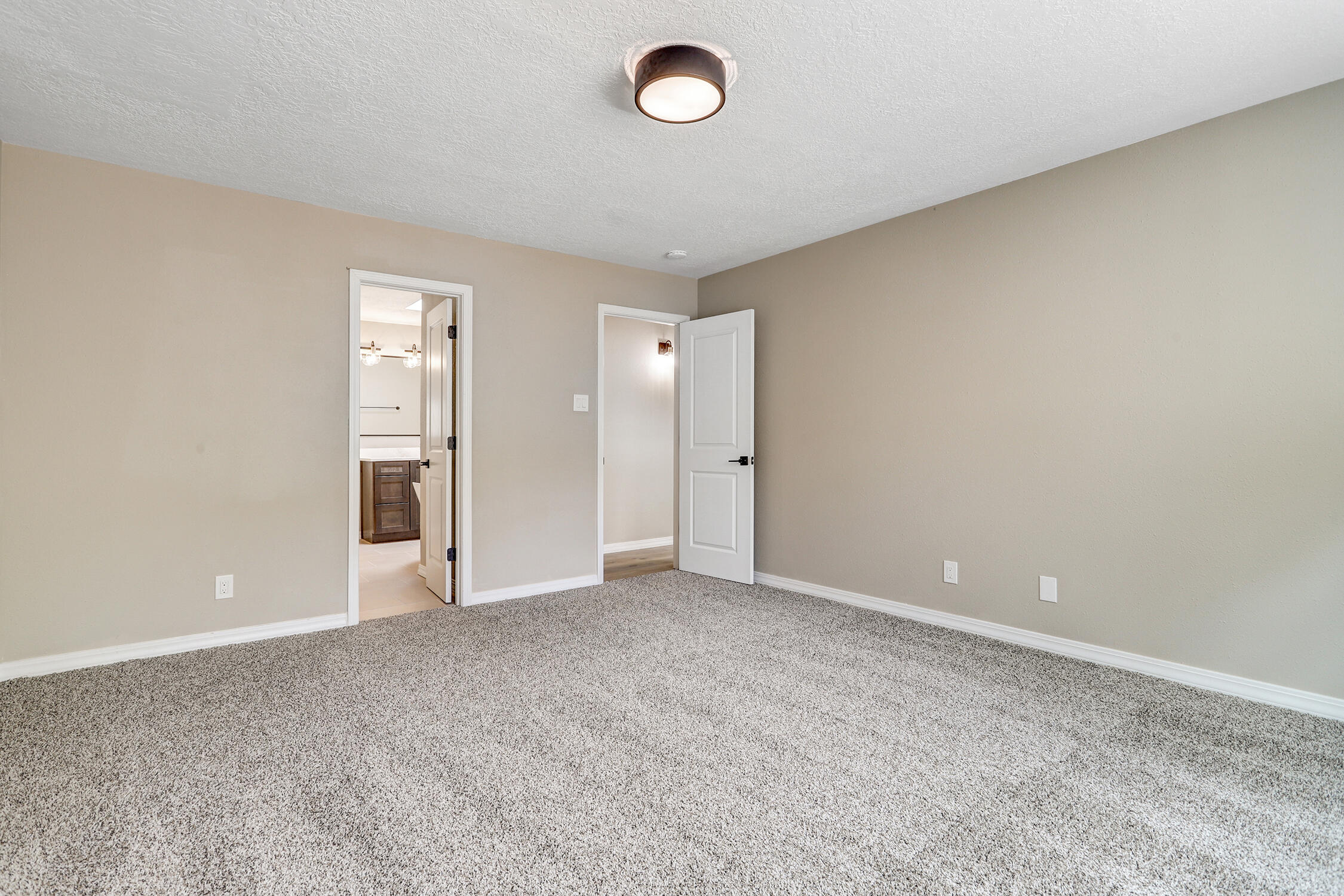 Photo 19 — 725 Tramway Vista Drive NE 14