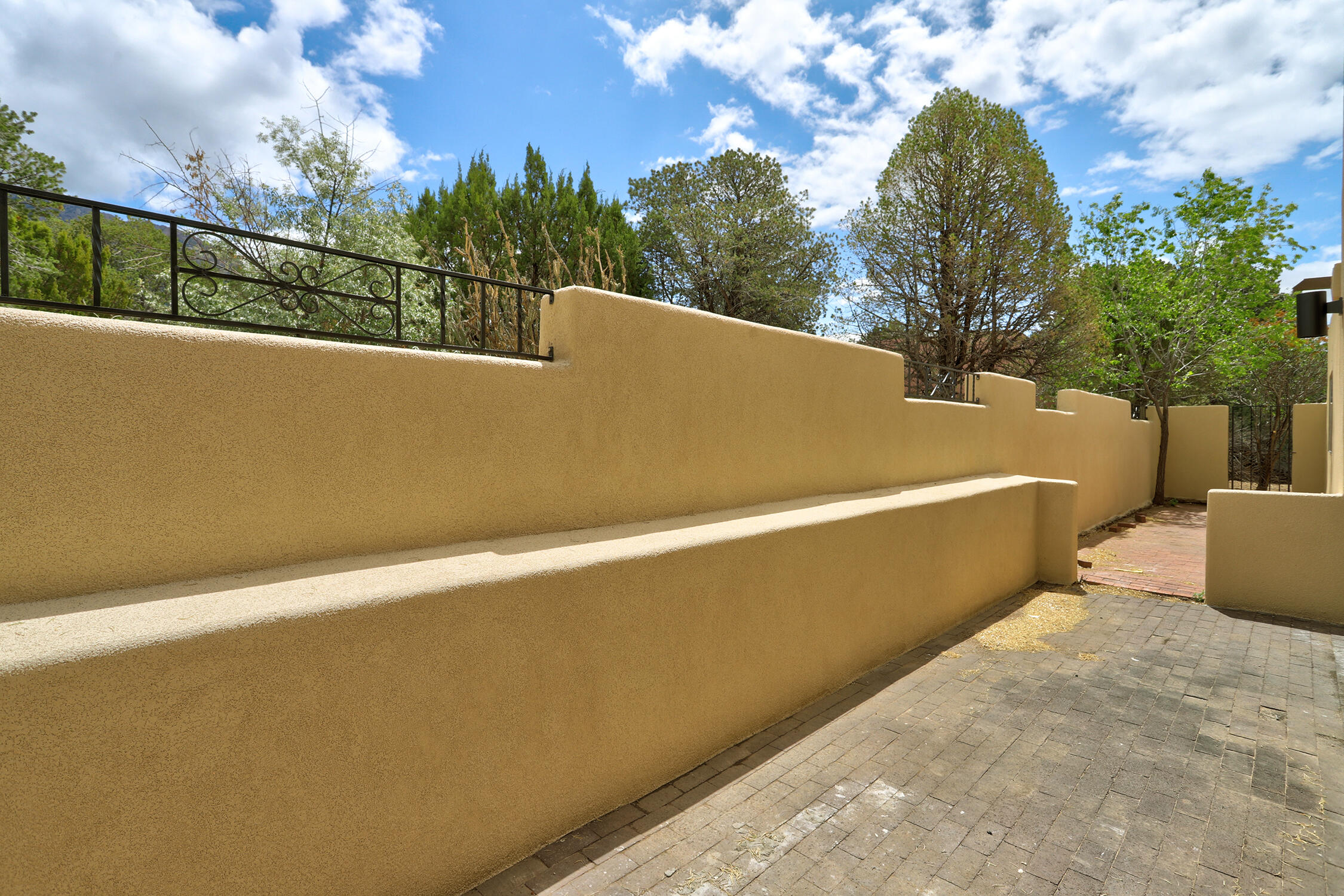 Photo 9 — 725 Tramway Vista Drive NE 14