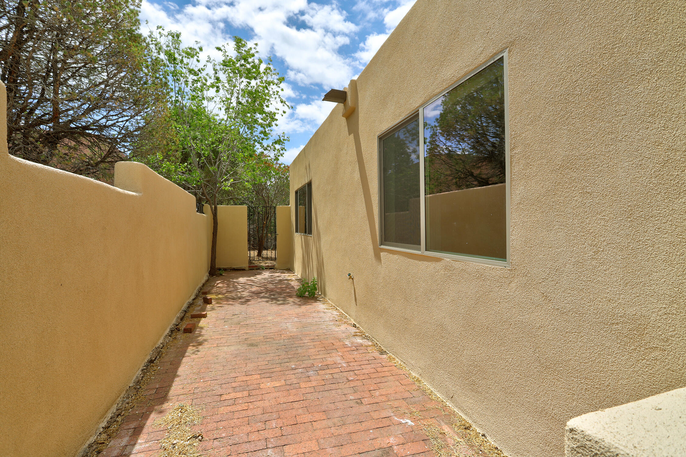 Photo 8 — 725 Tramway Vista Drive NE 14