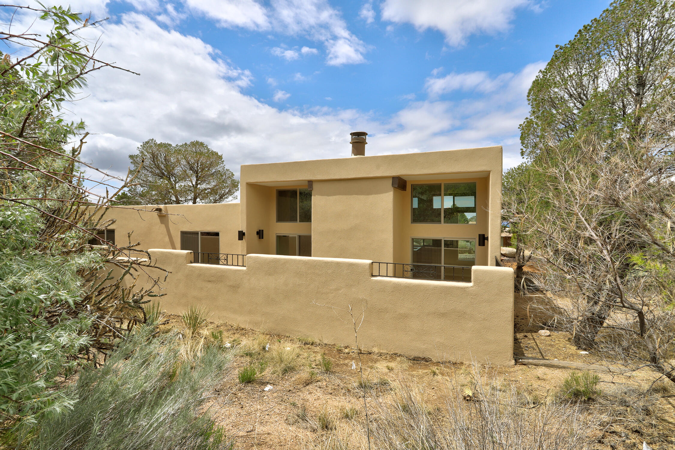 Photo 6 — 725 Tramway Vista Drive NE 14