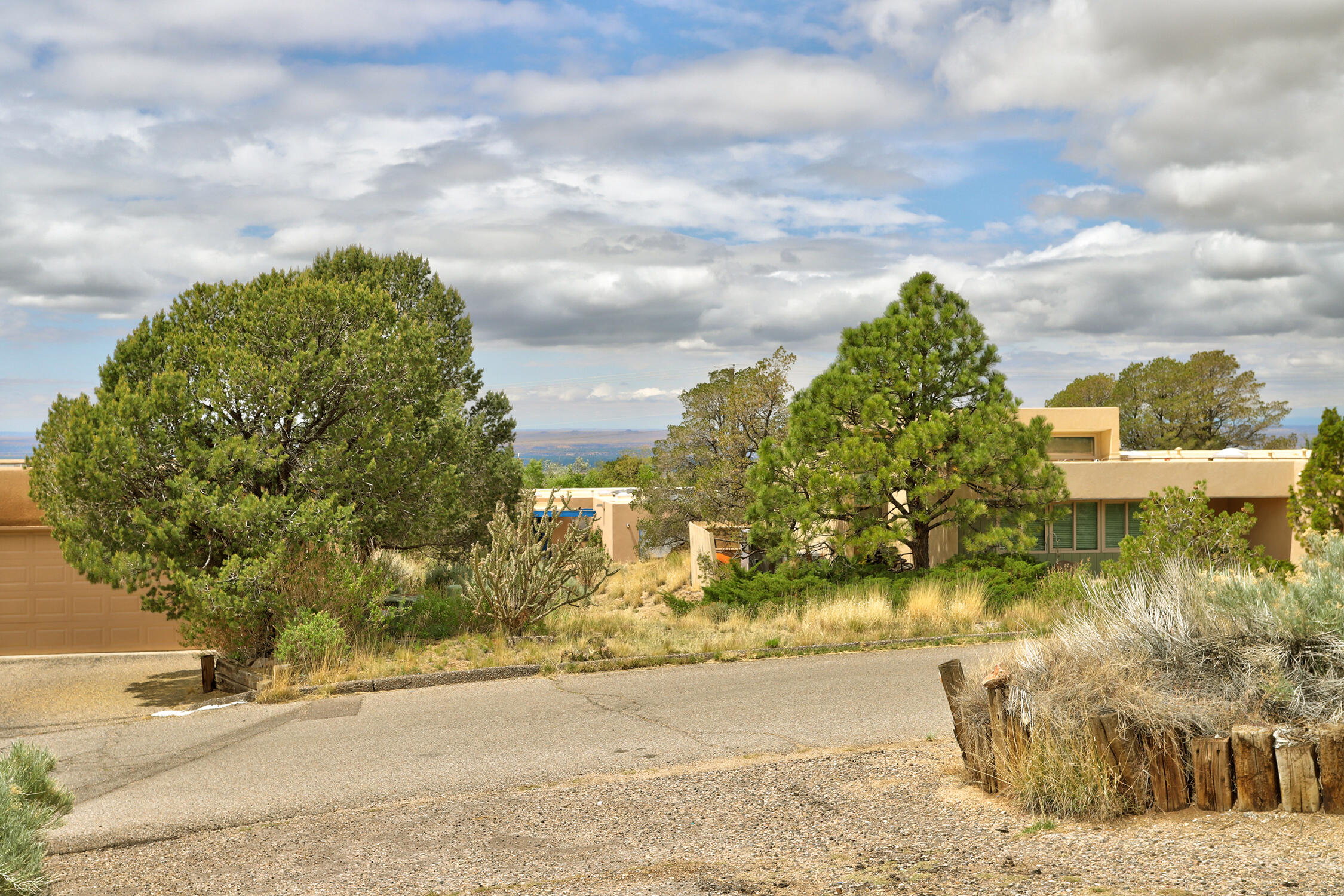 Photo 3 — 725 Tramway Vista Drive NE 14