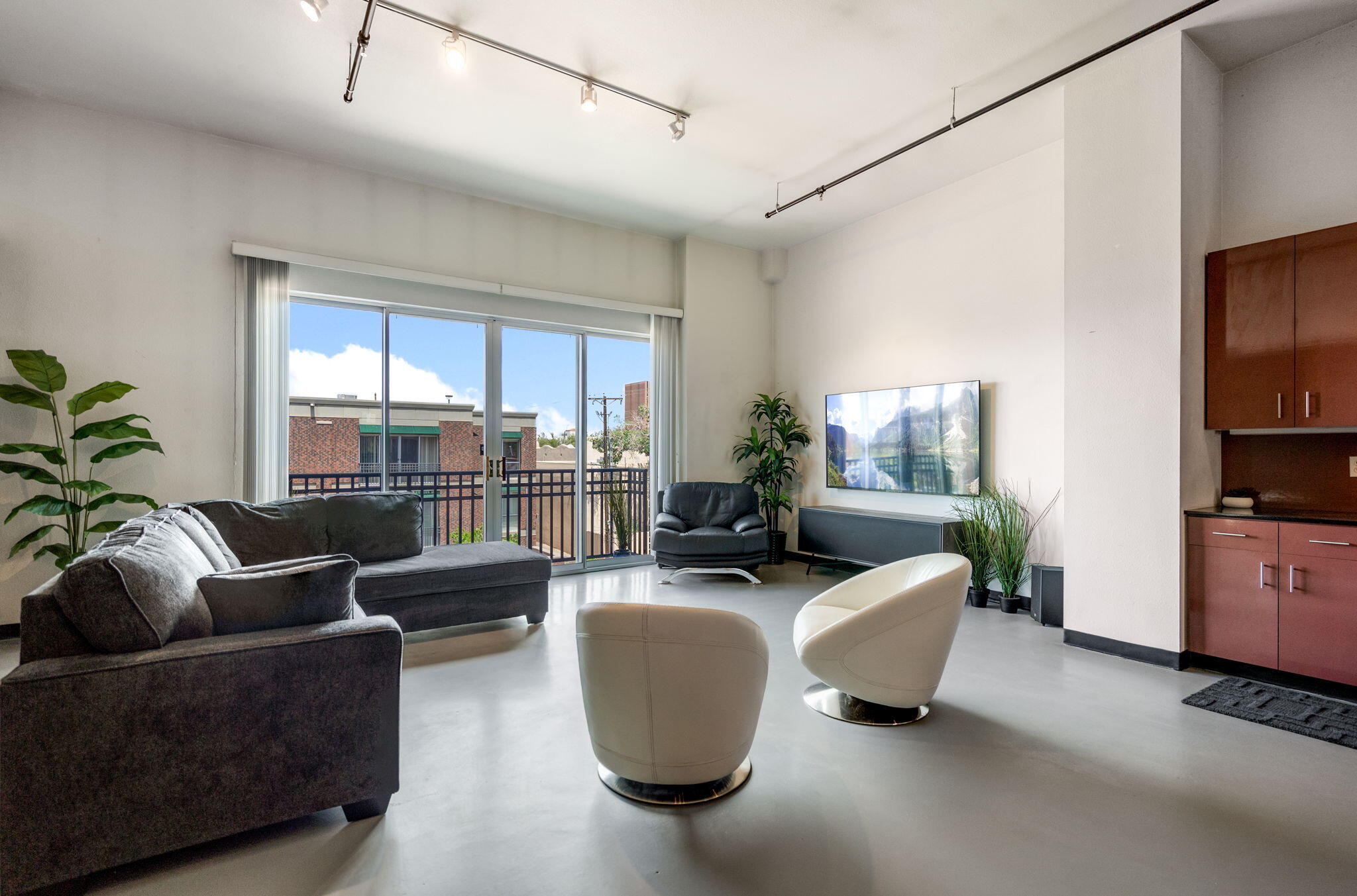 Photo 17 — 400 Central Avenue SE 305 305