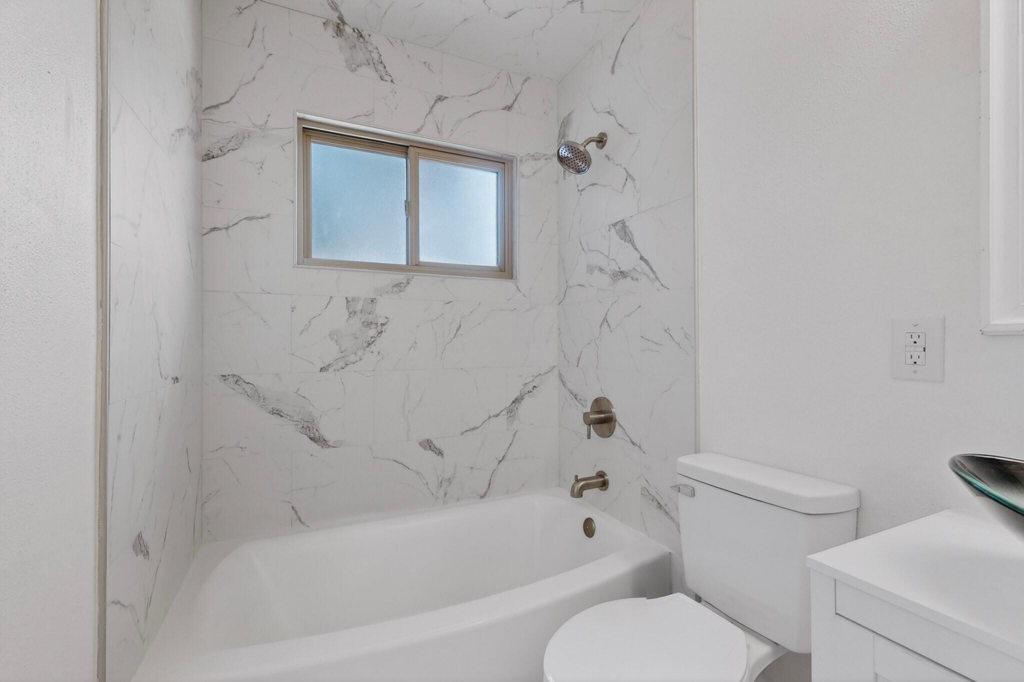 Photo 3 — 1812 Blume Street NE