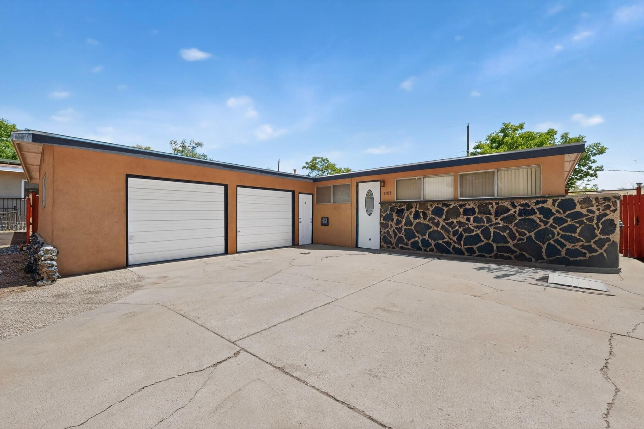 1128 Glorieta Street NE