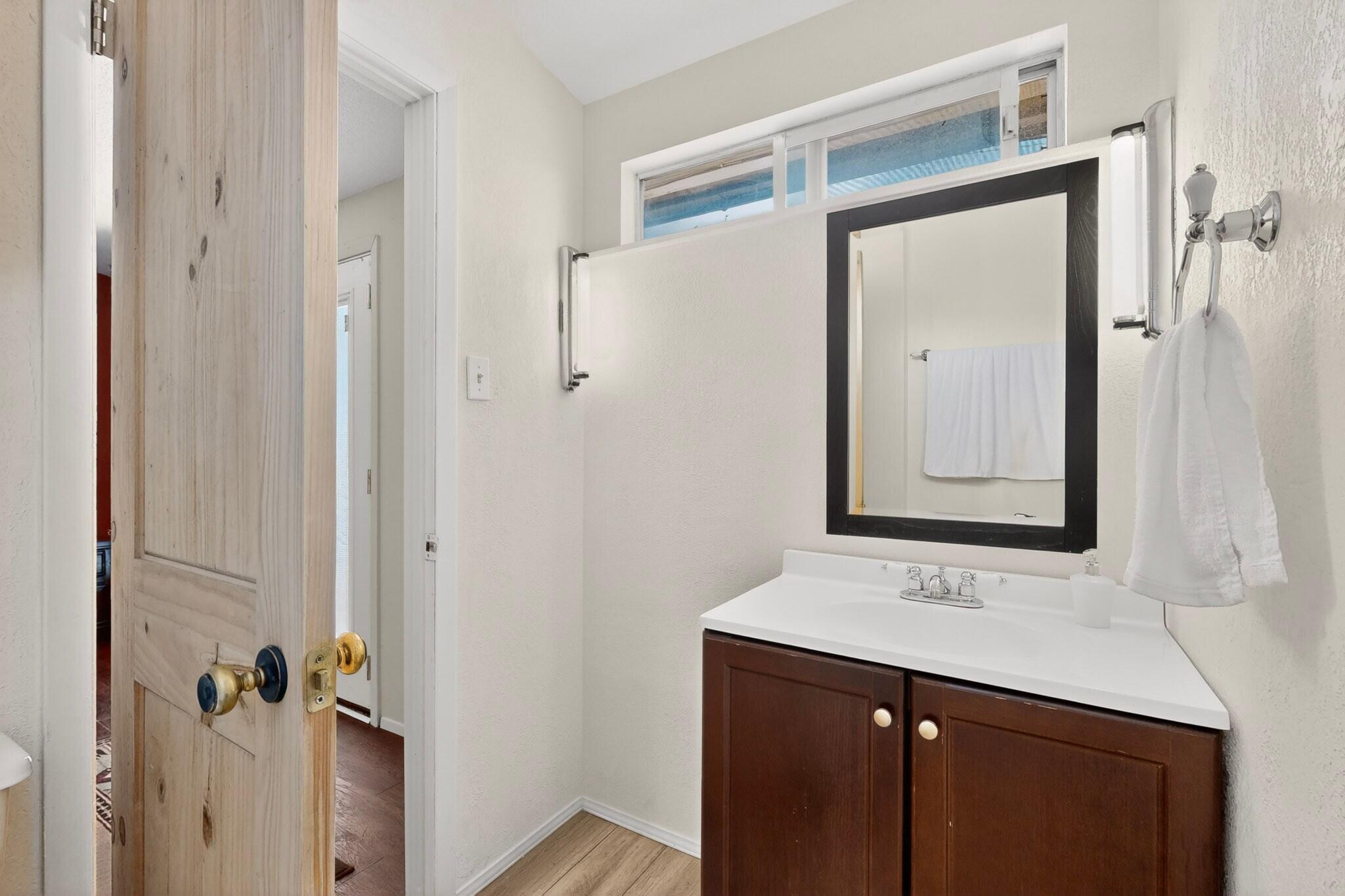 Photo 15 — 1128 Glorieta Street NE
