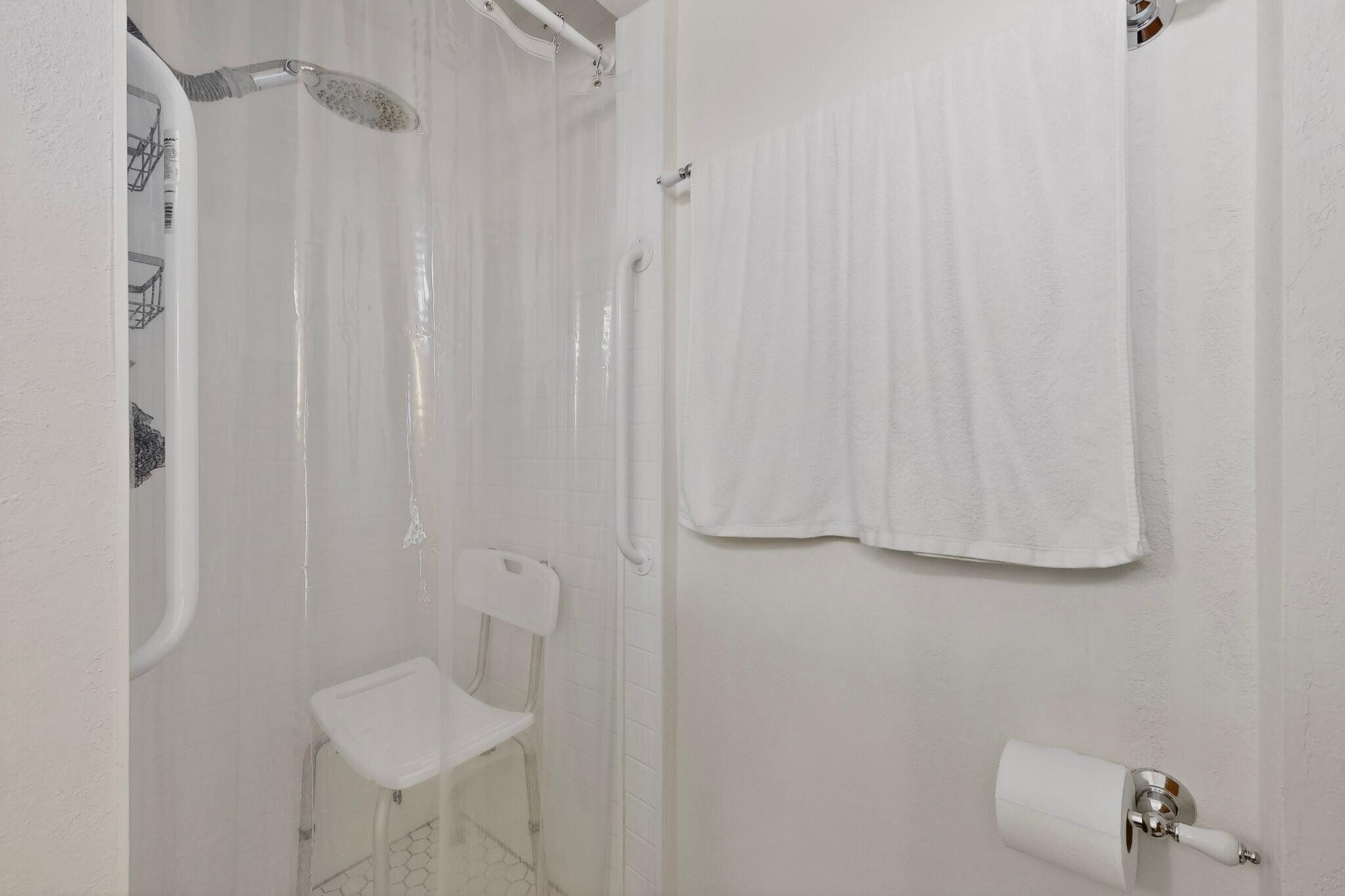Photo 14 — 1128 Glorieta Street NE