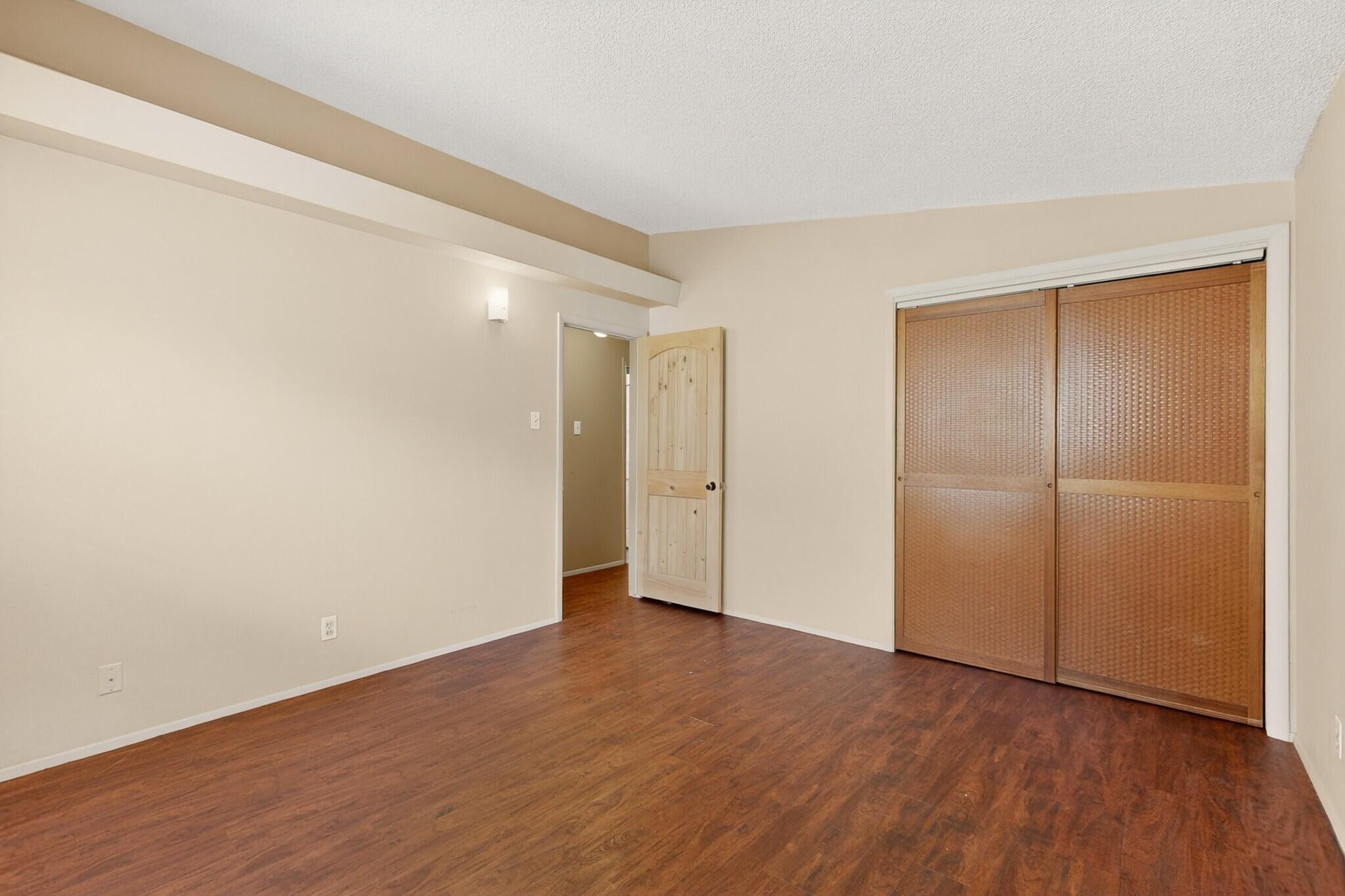 Photo 11 — 1128 Glorieta Street NE