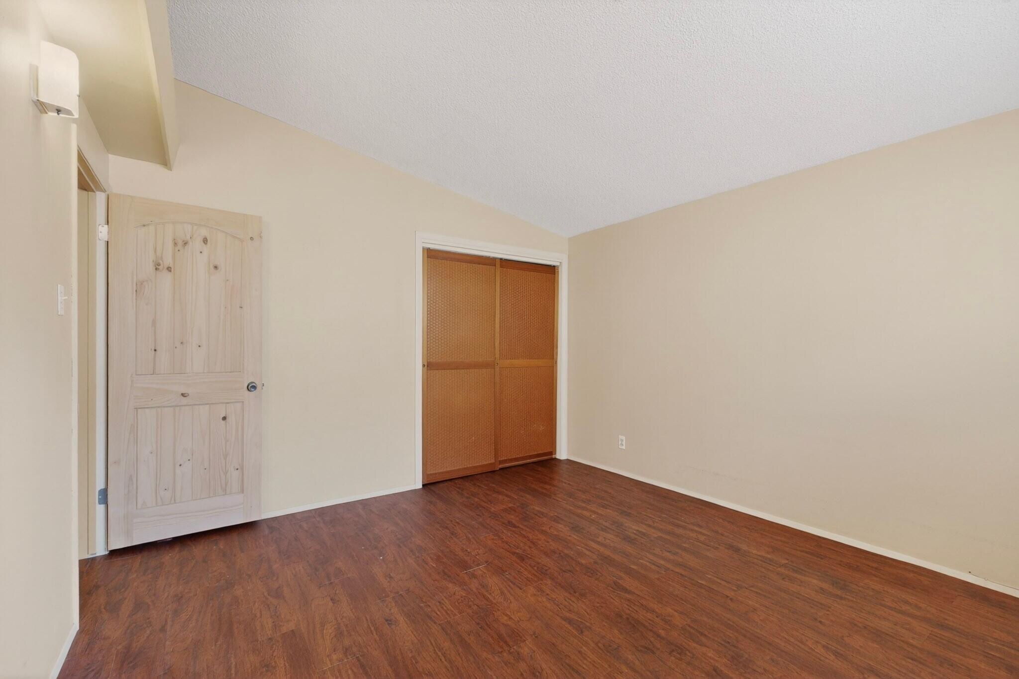 Photo 10 — 1128 Glorieta Street NE