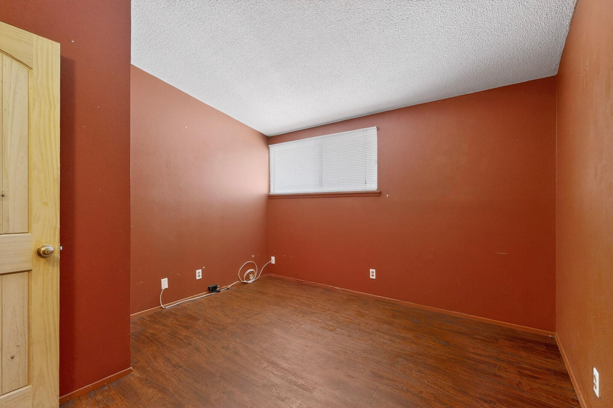 Photo 8 — 1128 Glorieta Street NE