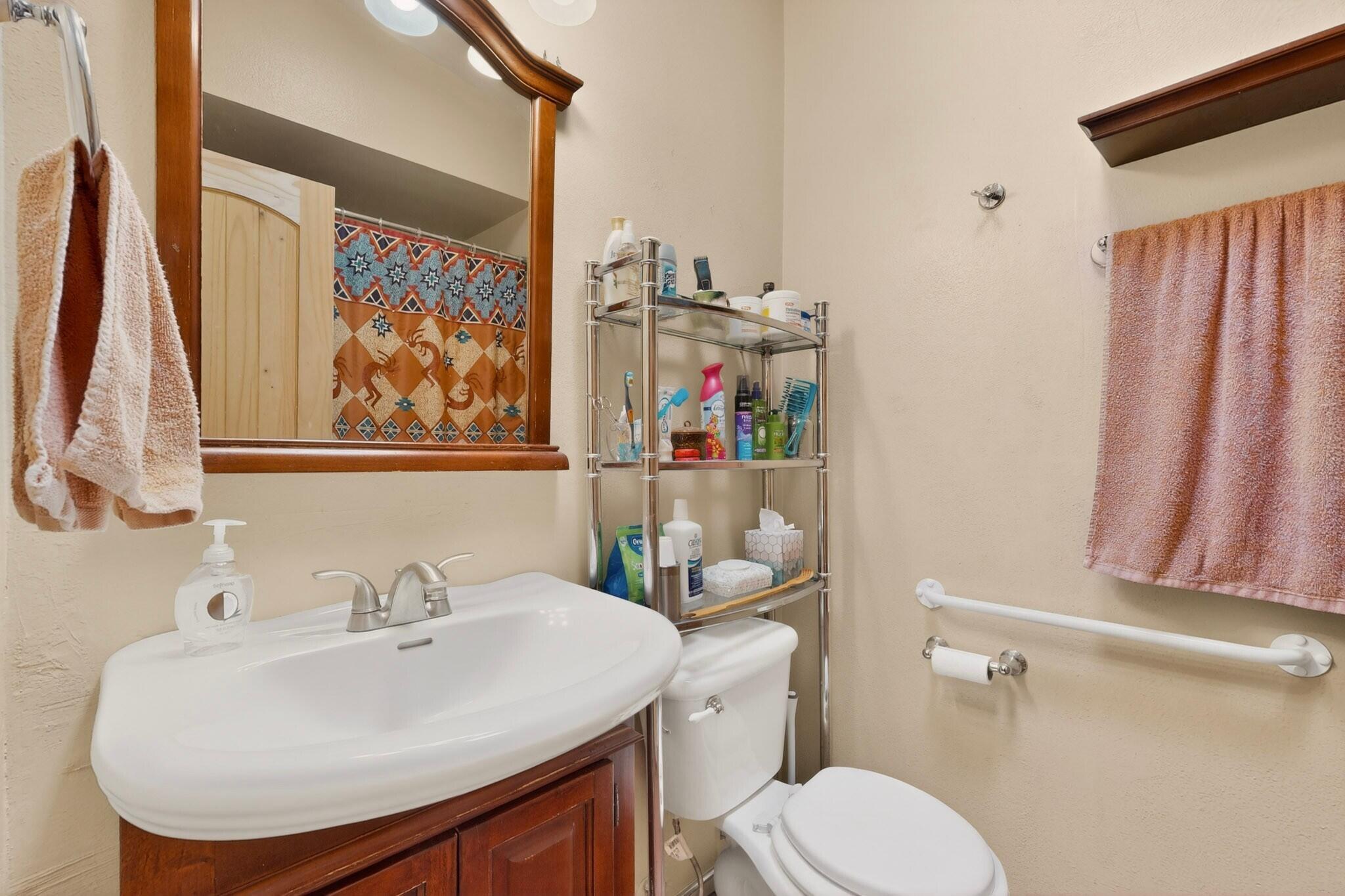 Photo 5 — 1128 Glorieta Street NE