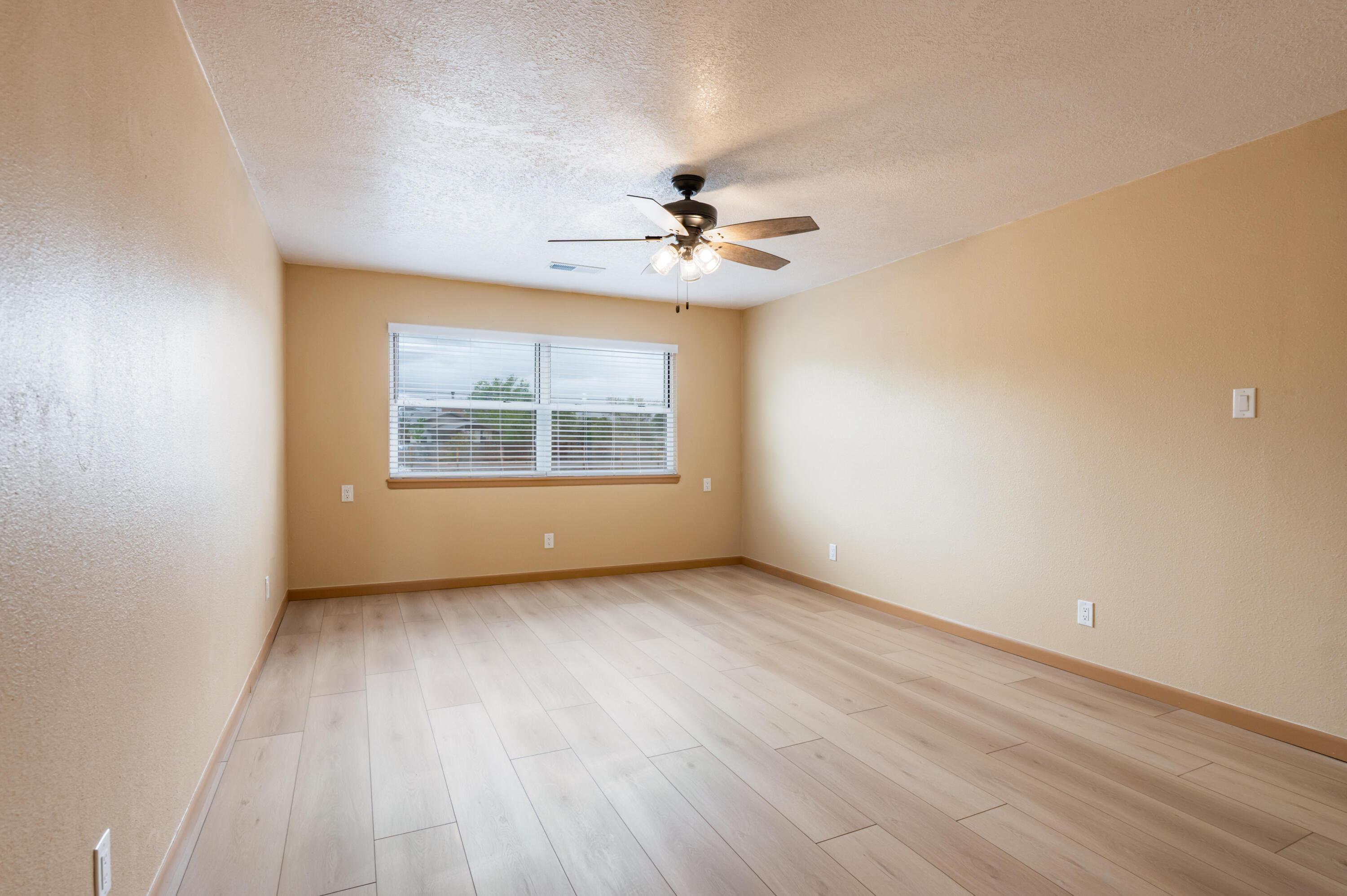 Photo 11 — 672 Coronado Road
