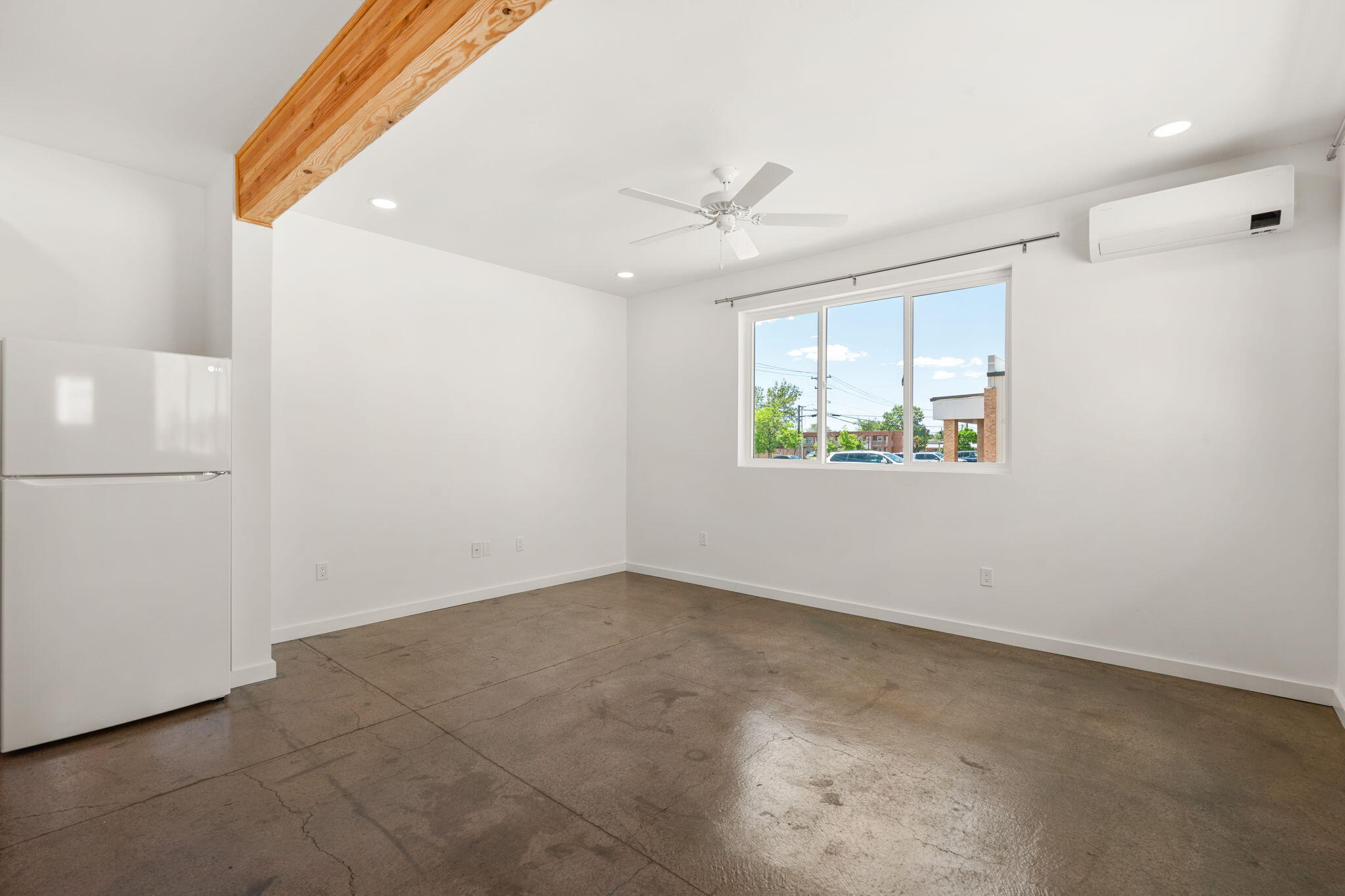 Photo 5 — 140 Jefferson Street SE