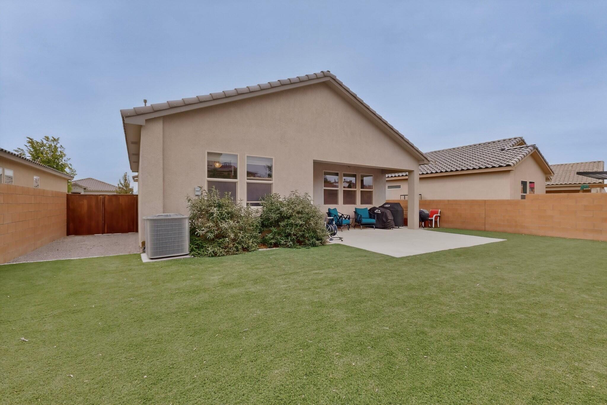 Photo 11 — 1848 Valle Vista Road NW