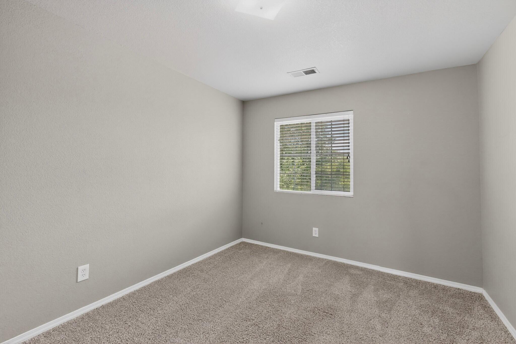 Photo 3 — 9924 Cerro Largo Place NW
