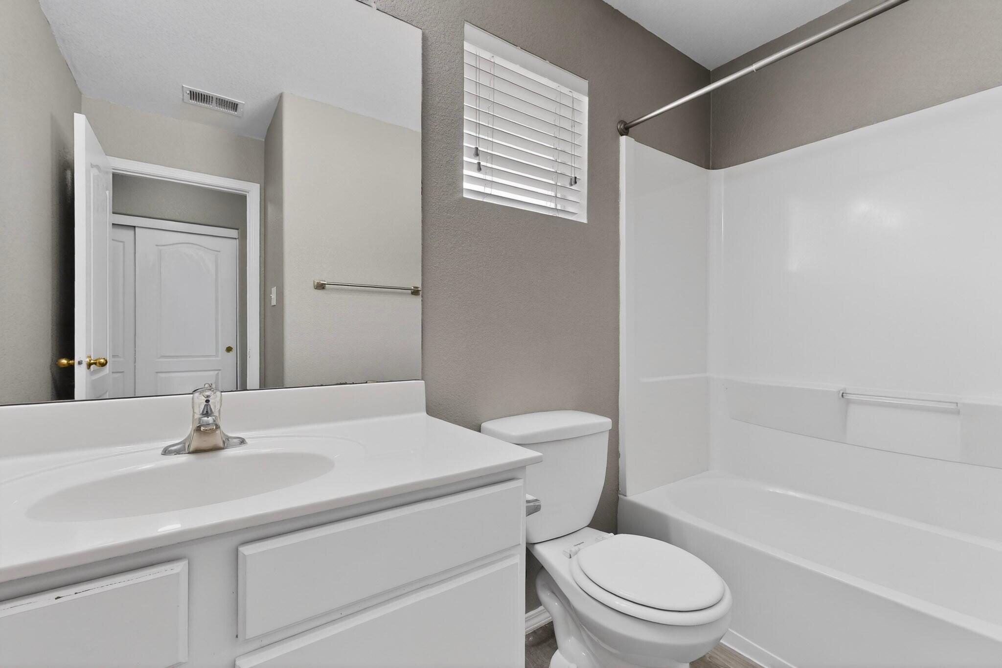 Photo 7 — 9924 Cerro Largo Place NW