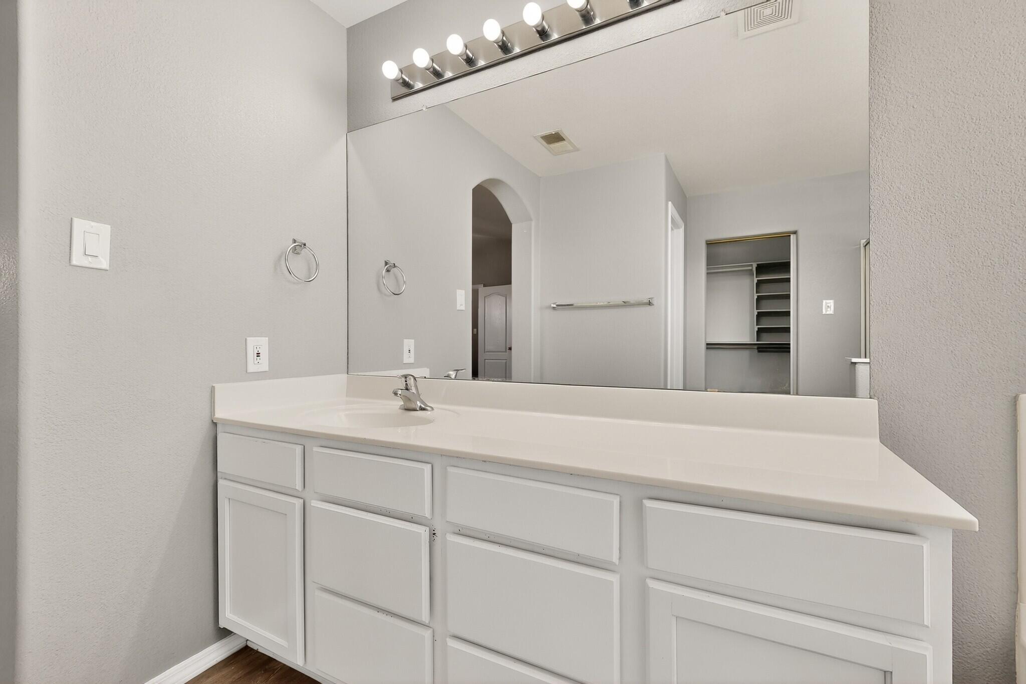 Photo 12 — 9924 Cerro Largo Place NW