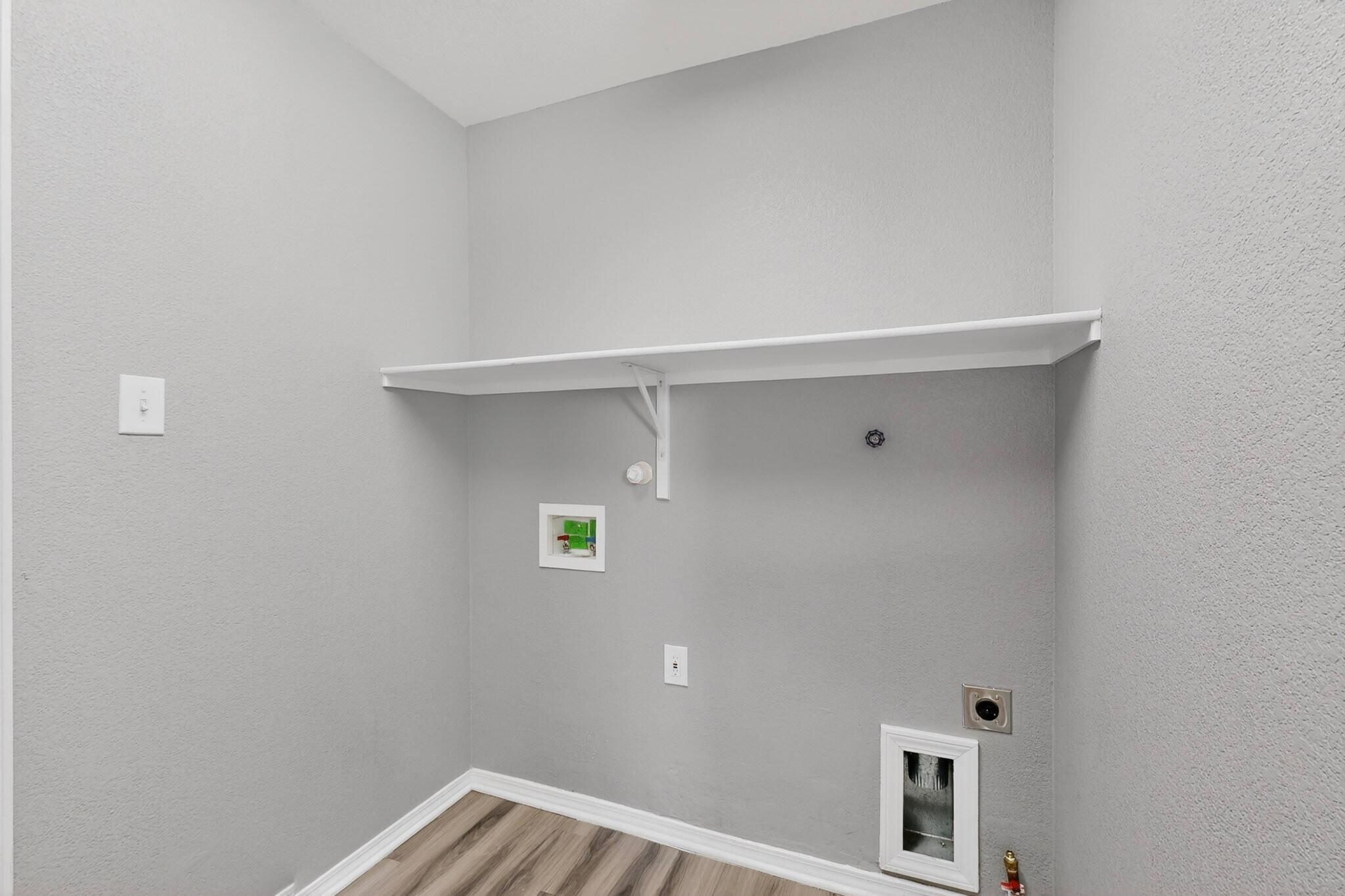 Photo 13 — 9924 Cerro Largo Place NW
