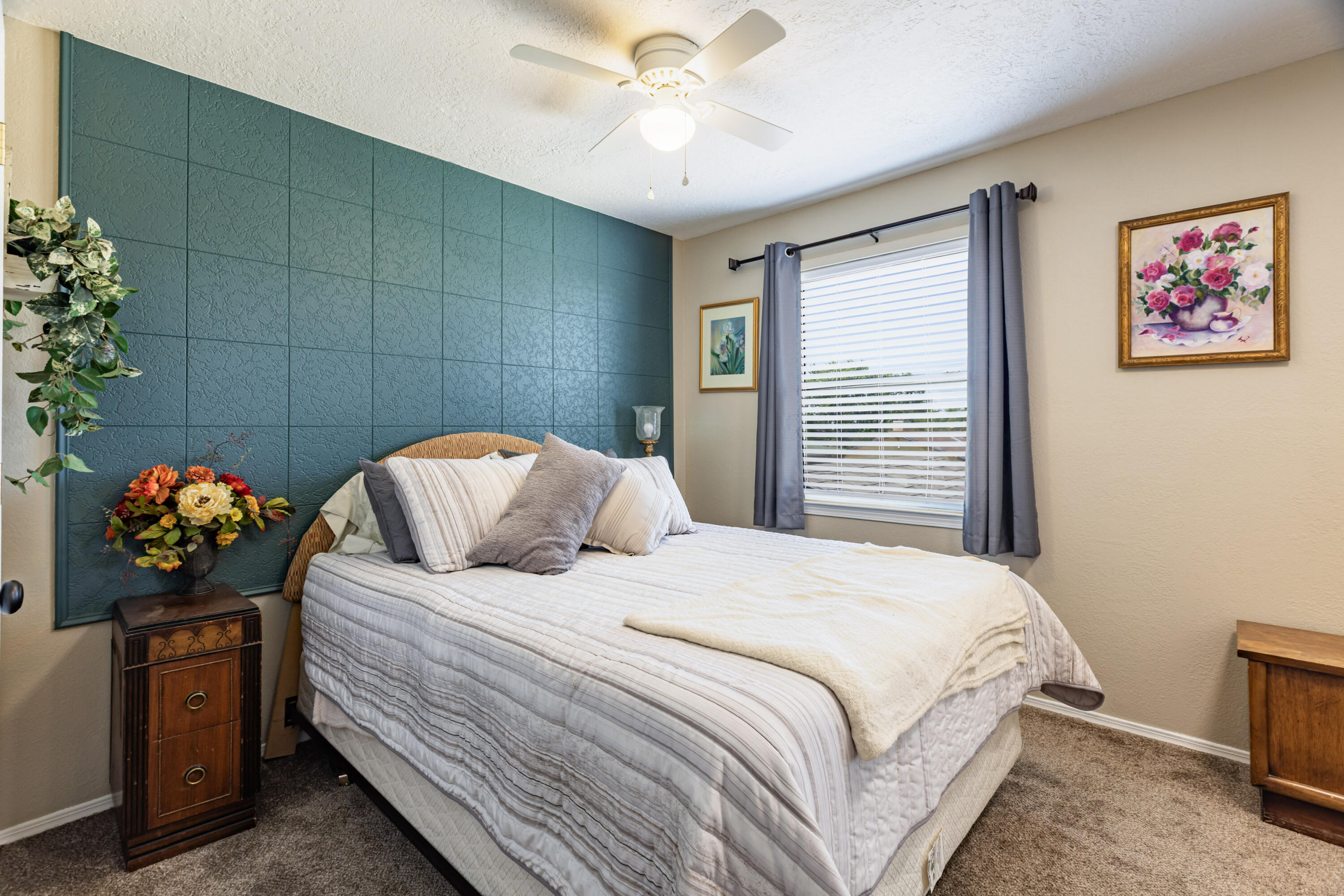 Photo 8 — 6604 Gisele Drive NE