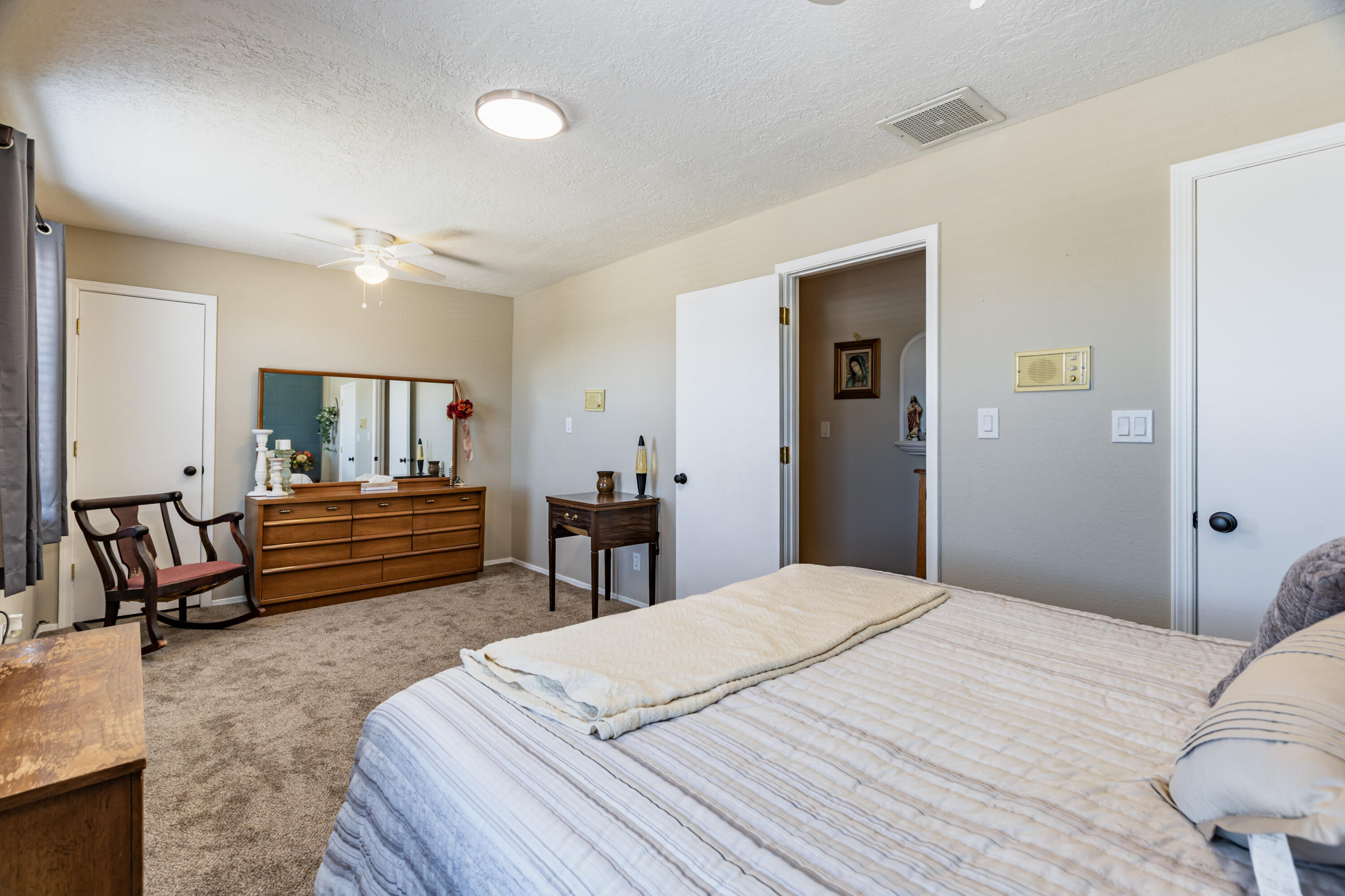 Photo 7 — 6604 Gisele Drive NE