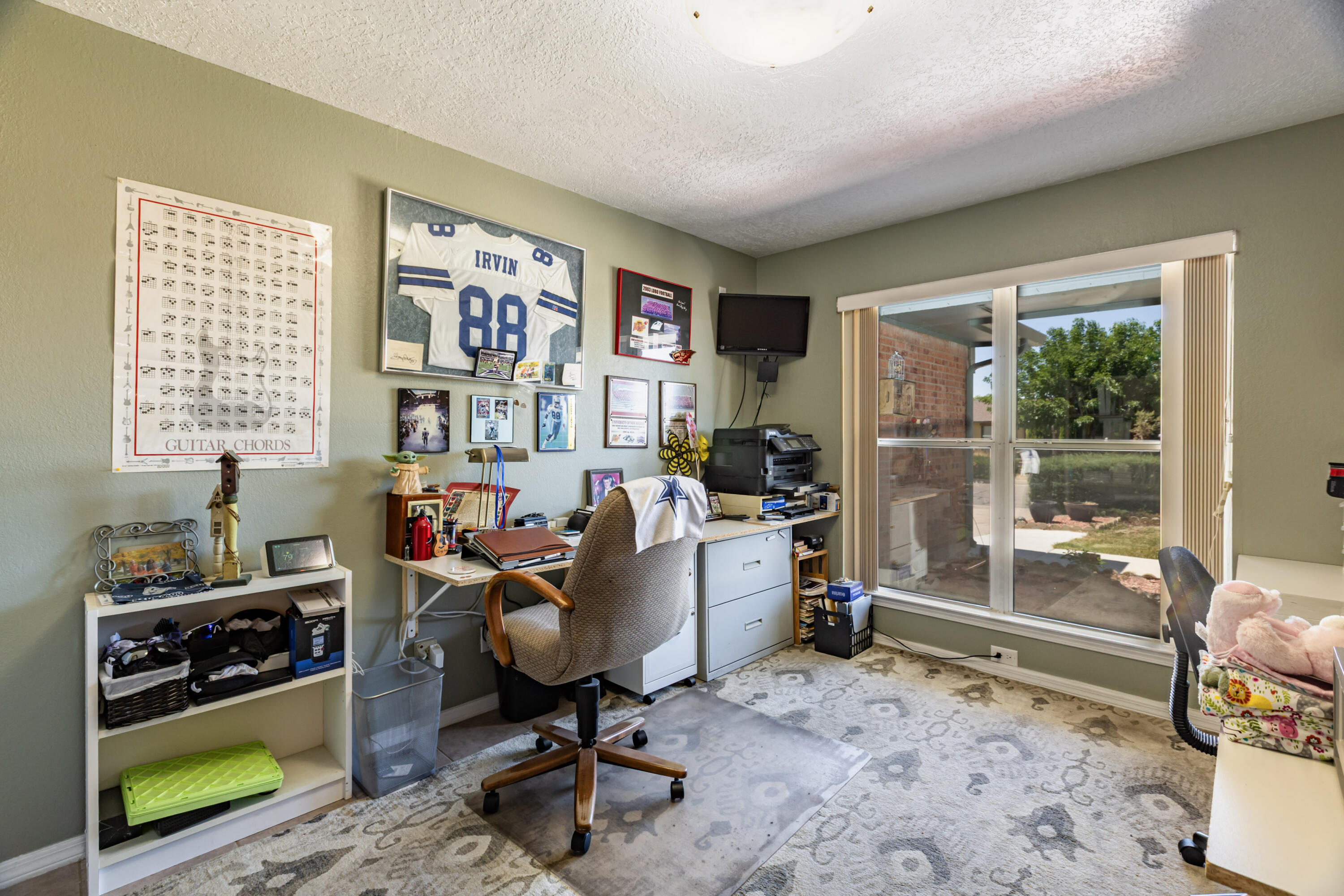 Photo 5 — 6604 Gisele Drive NE