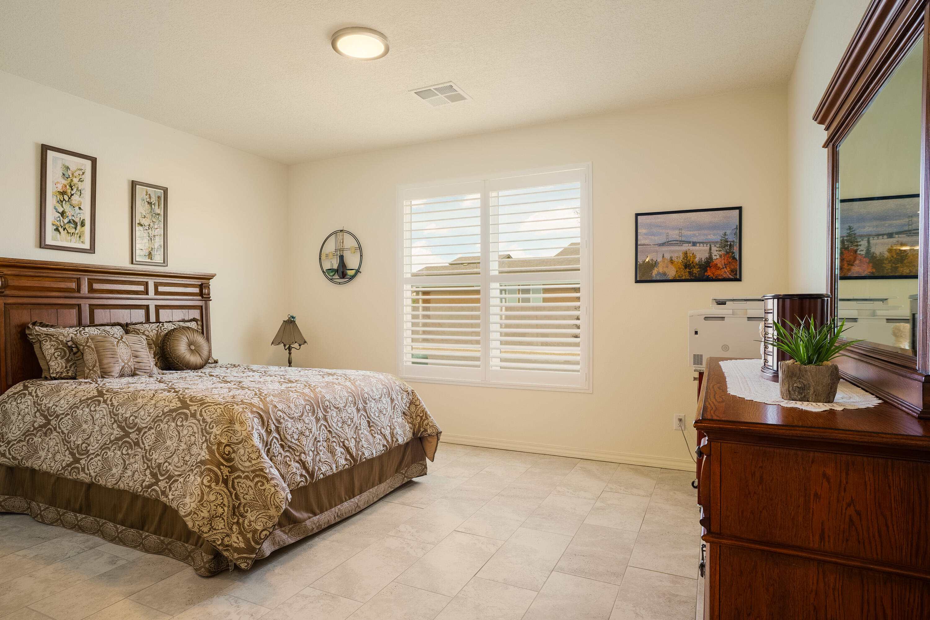 Photo 16 — 590 Rio Chama Circle SW