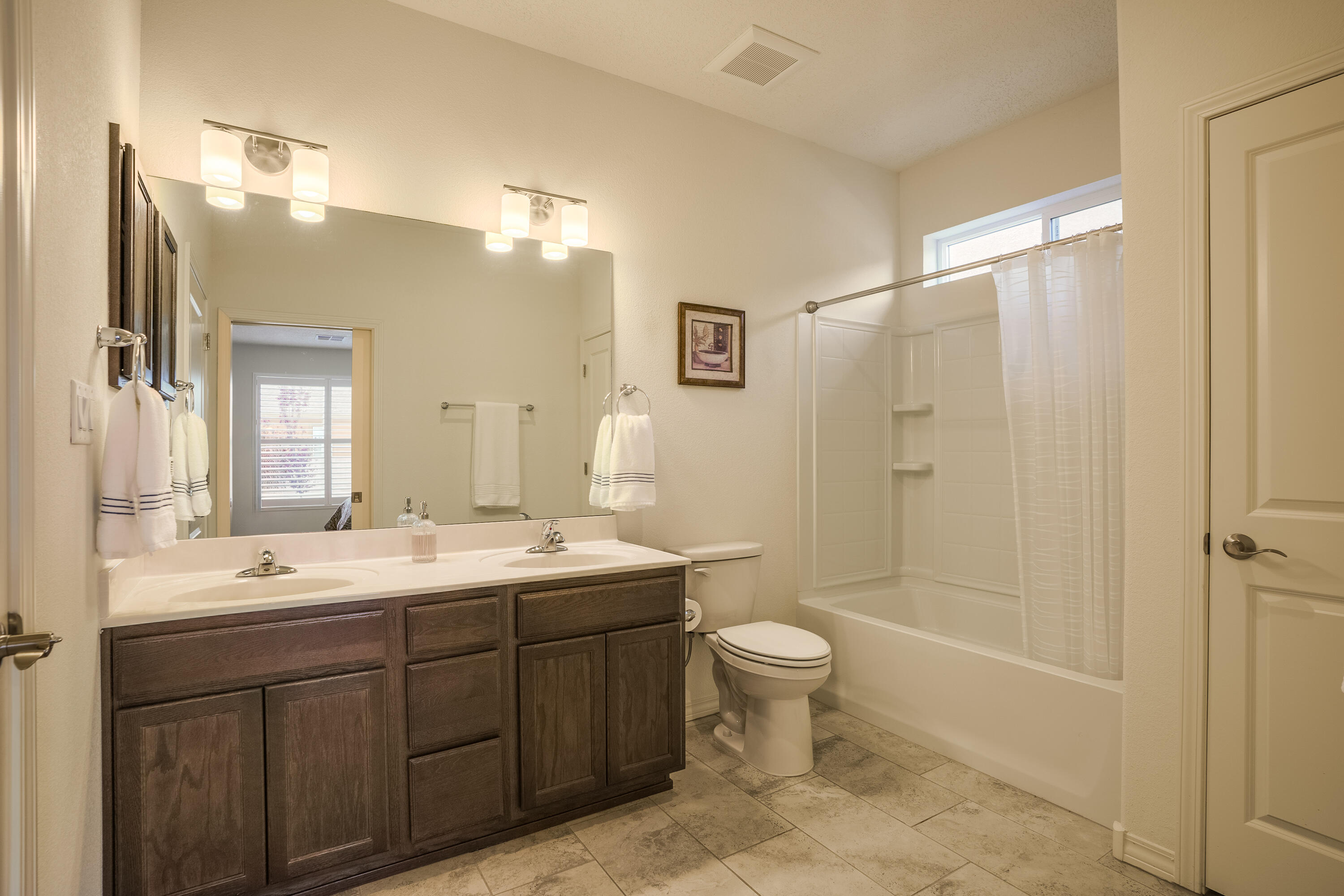 Photo 15 — 590 Rio Chama Circle SW