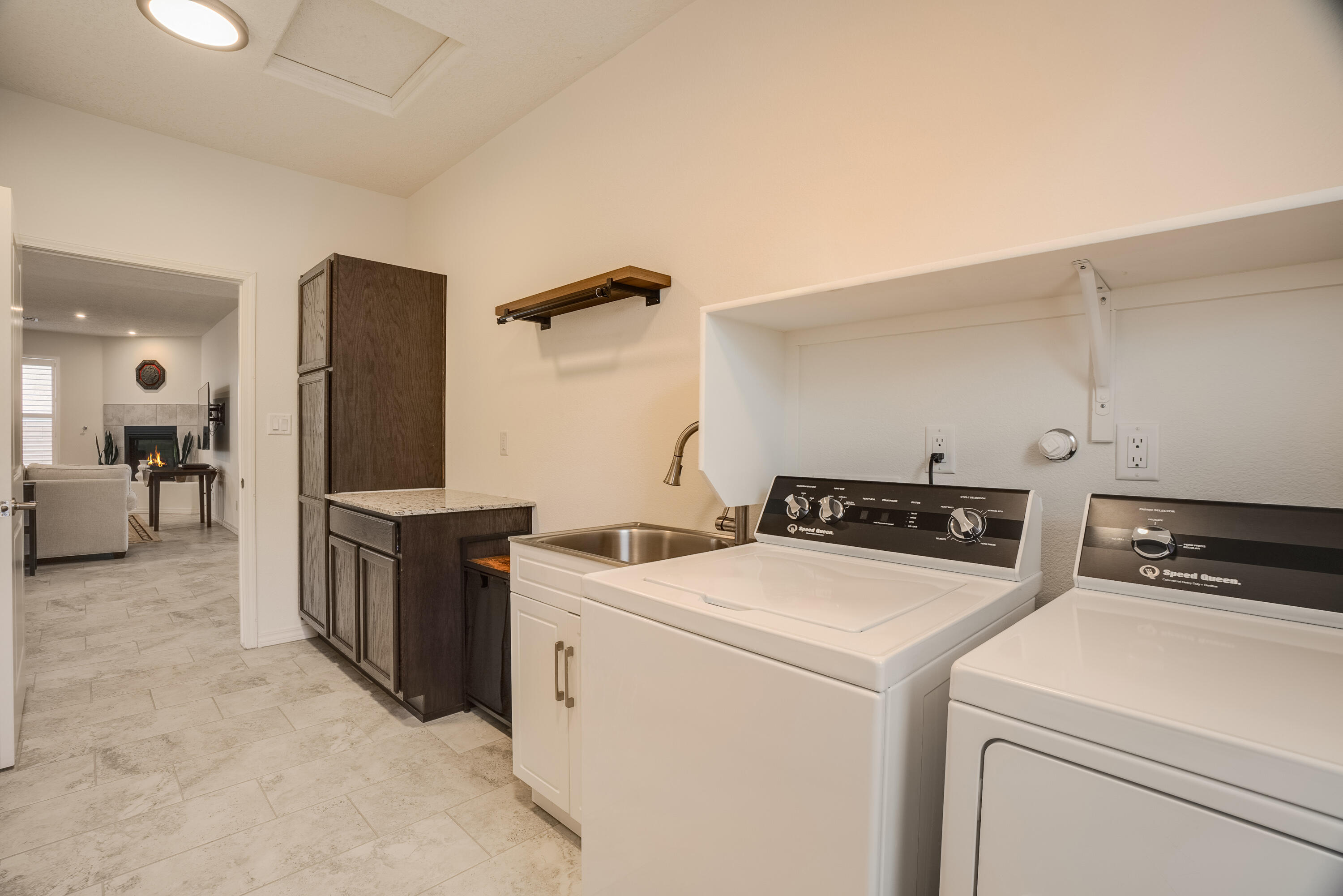 Photo 12 — 590 Rio Chama Circle SW