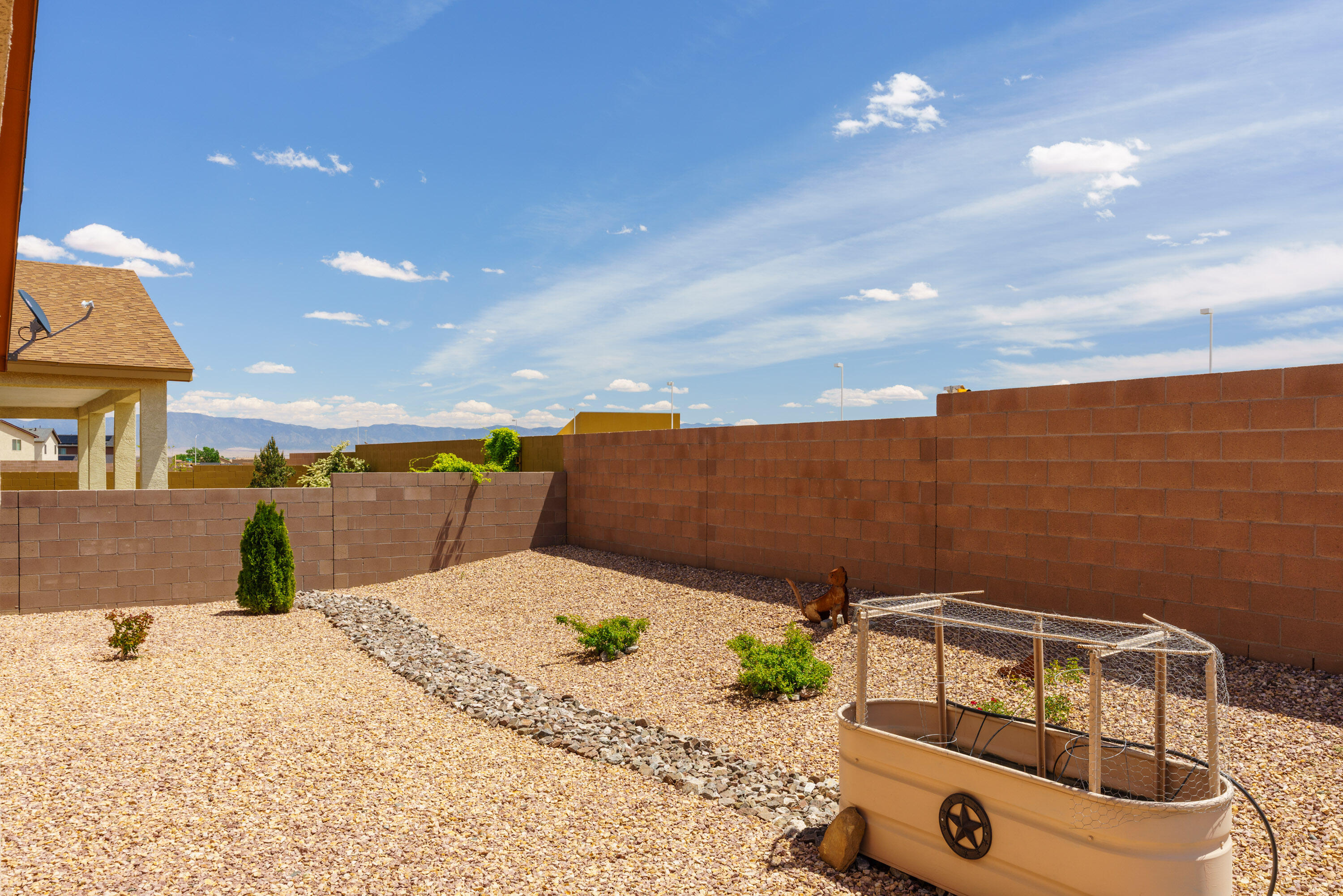 Photo 10 — 590 Rio Chama Circle SW