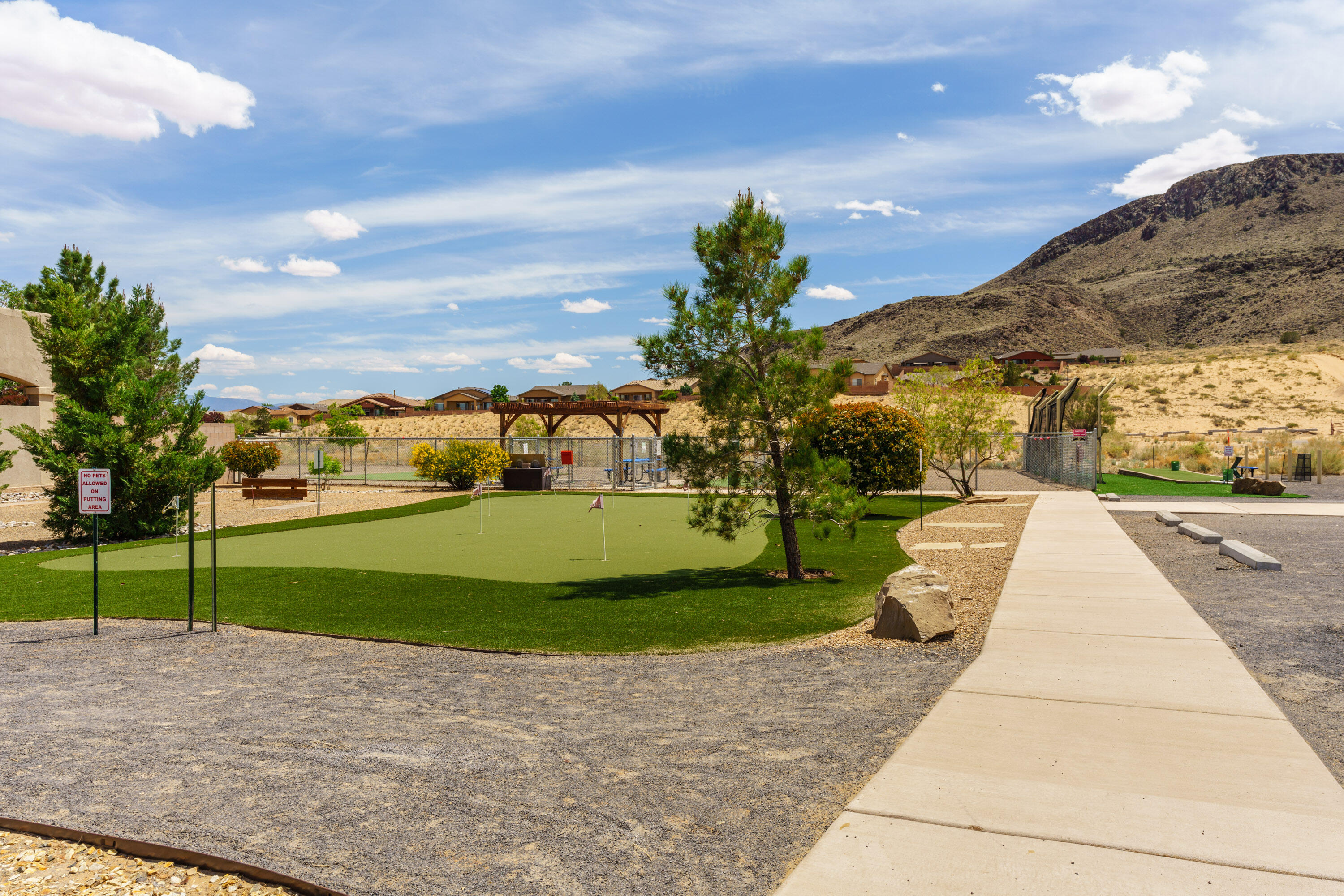 Photo 5 — 590 Rio Chama Circle SW