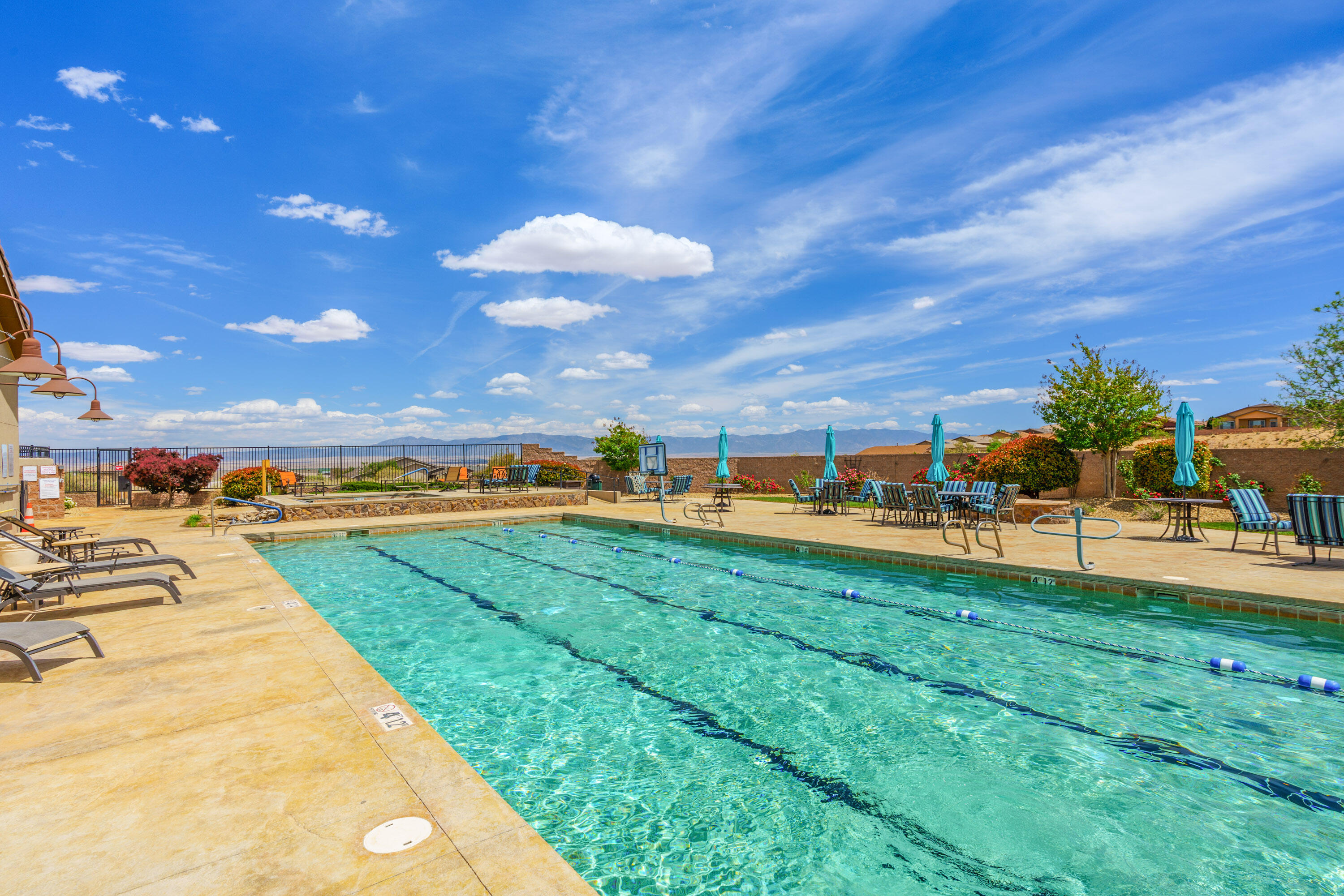 Photo 4 — 590 Rio Chama Circle SW