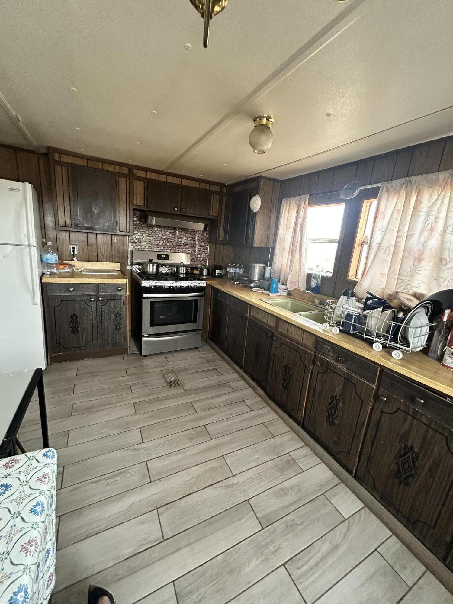 442 Meadowlake Road