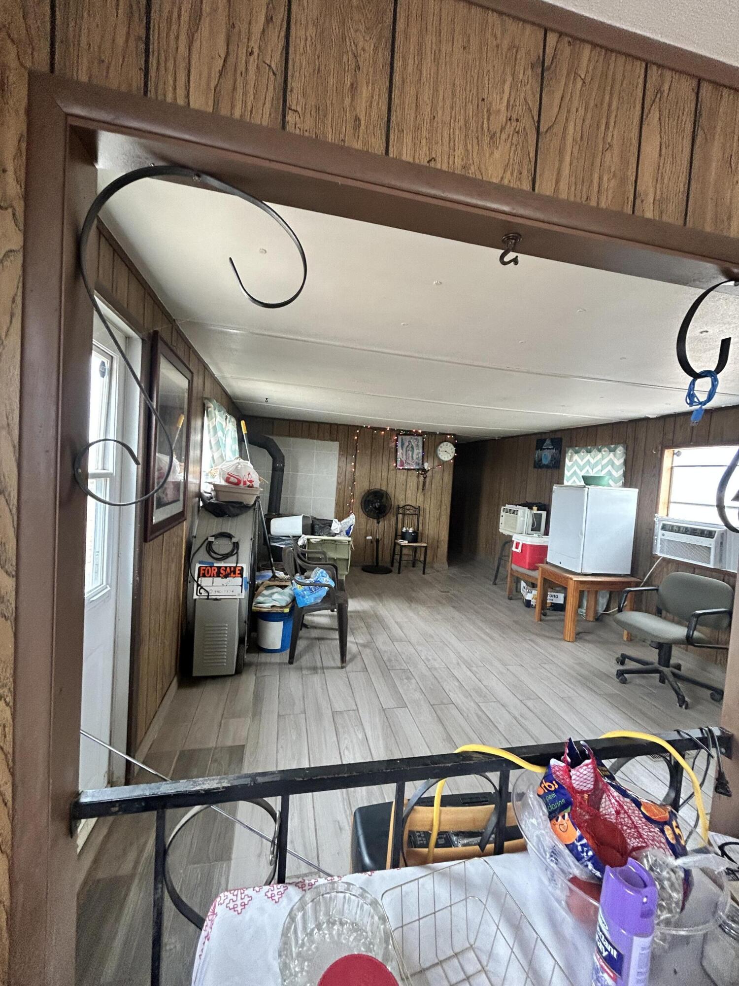 Photo 13 — 442 Meadowlake Road